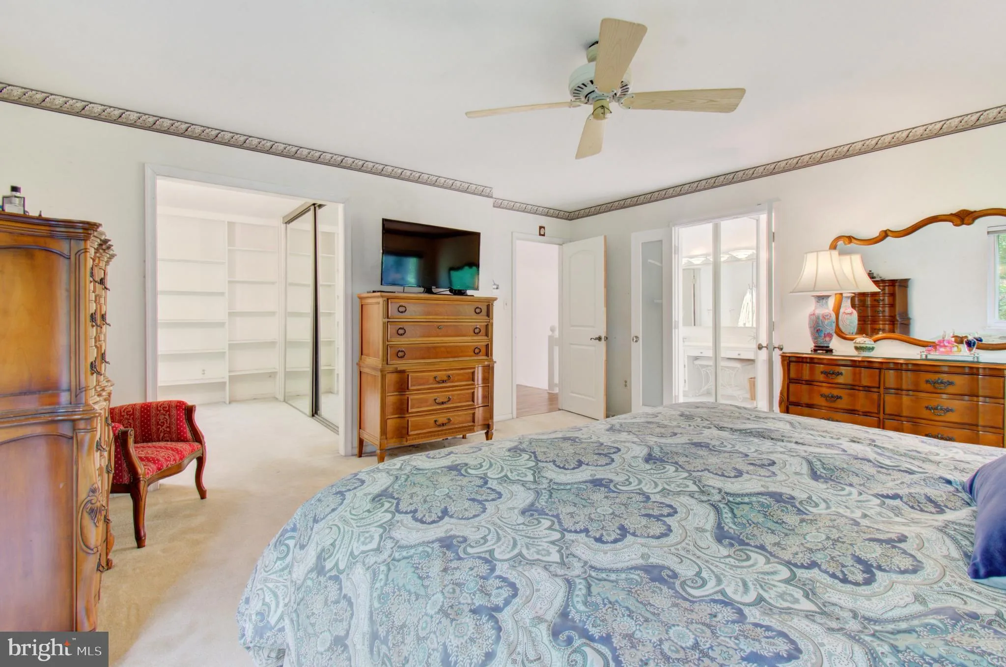 Oakton, Virginia 22124, United States, 4 Bedrooms Bedrooms, ,4 BathroomsBathrooms,Residential,Pending,137651