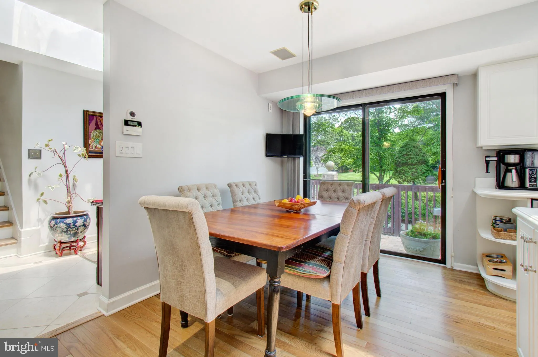 Oakton, Virginia 22124, United States, 4 Bedrooms Bedrooms, ,4 BathroomsBathrooms,Residential,Pending,137651