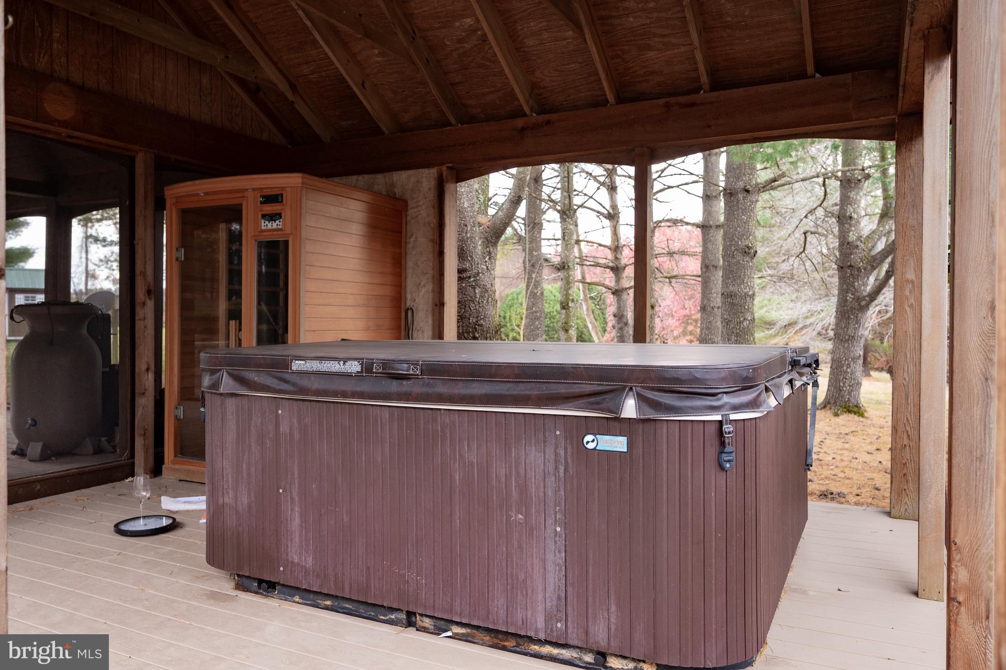 LAKE MARIAN ESTATES - Residential