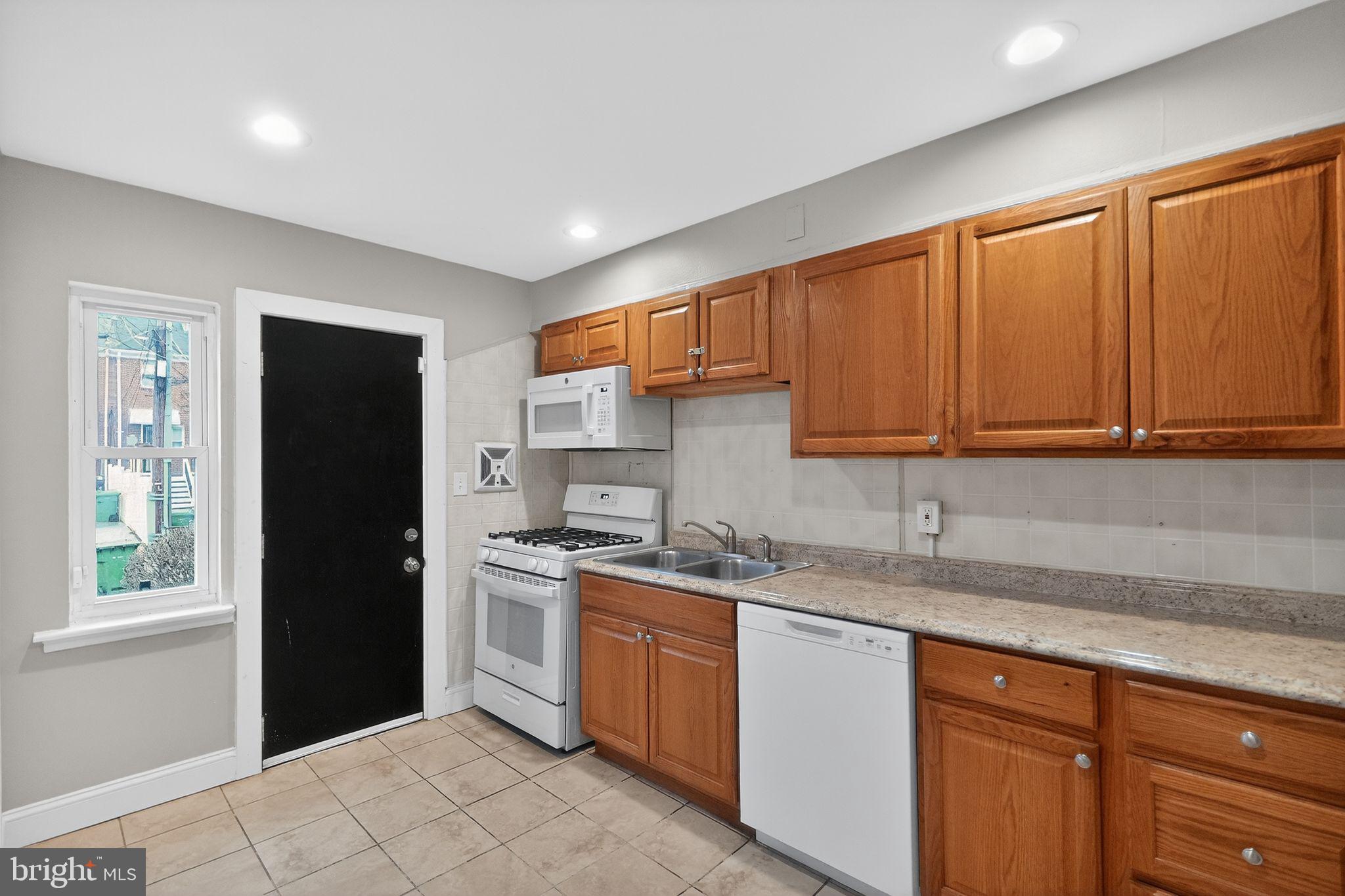 PERRING LOCH - Residential