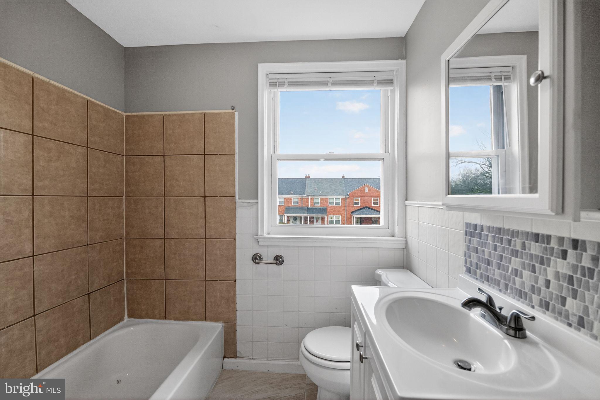 PERRING LOCH - Residential