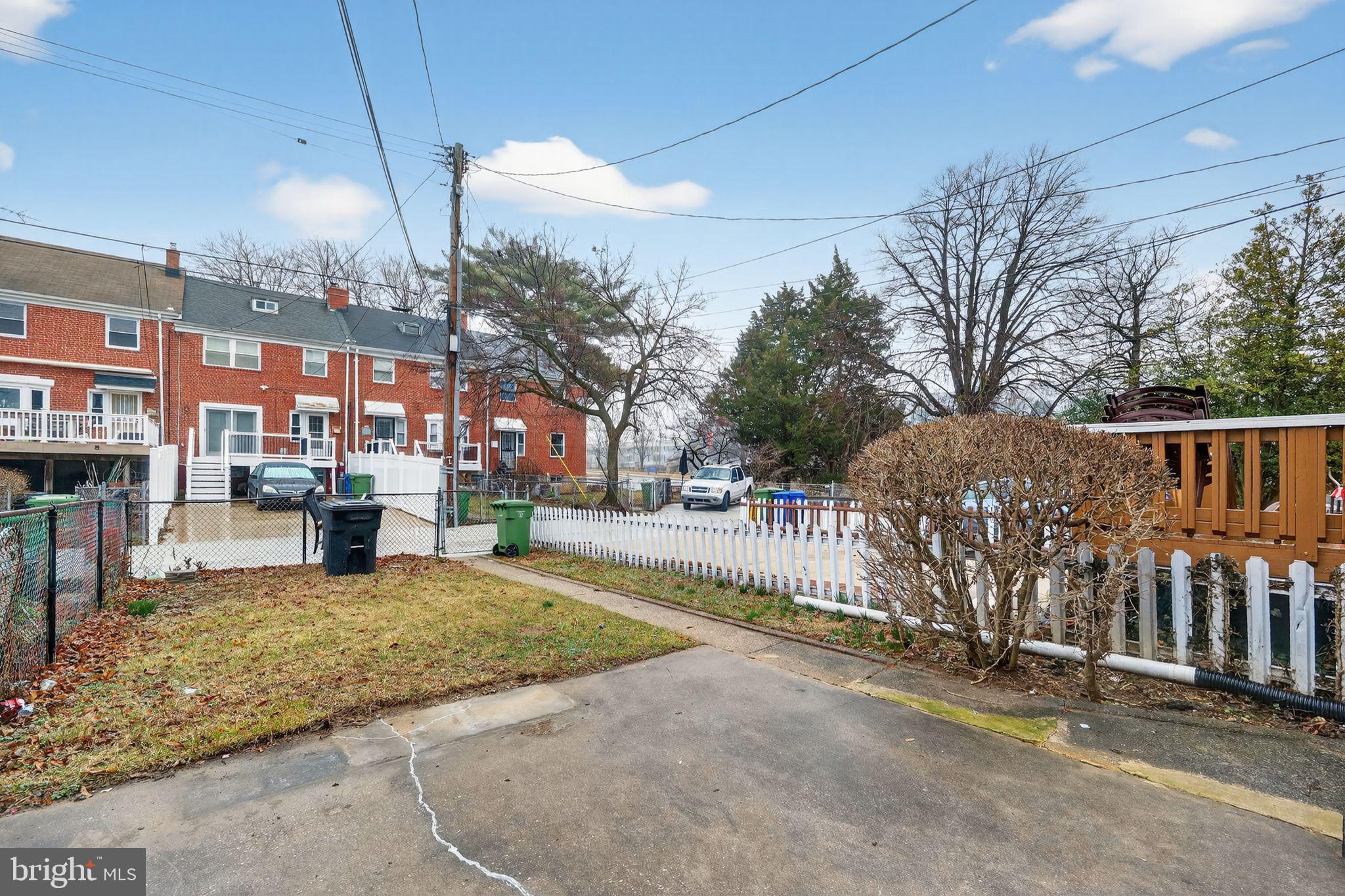 PERRING LOCH - Residential