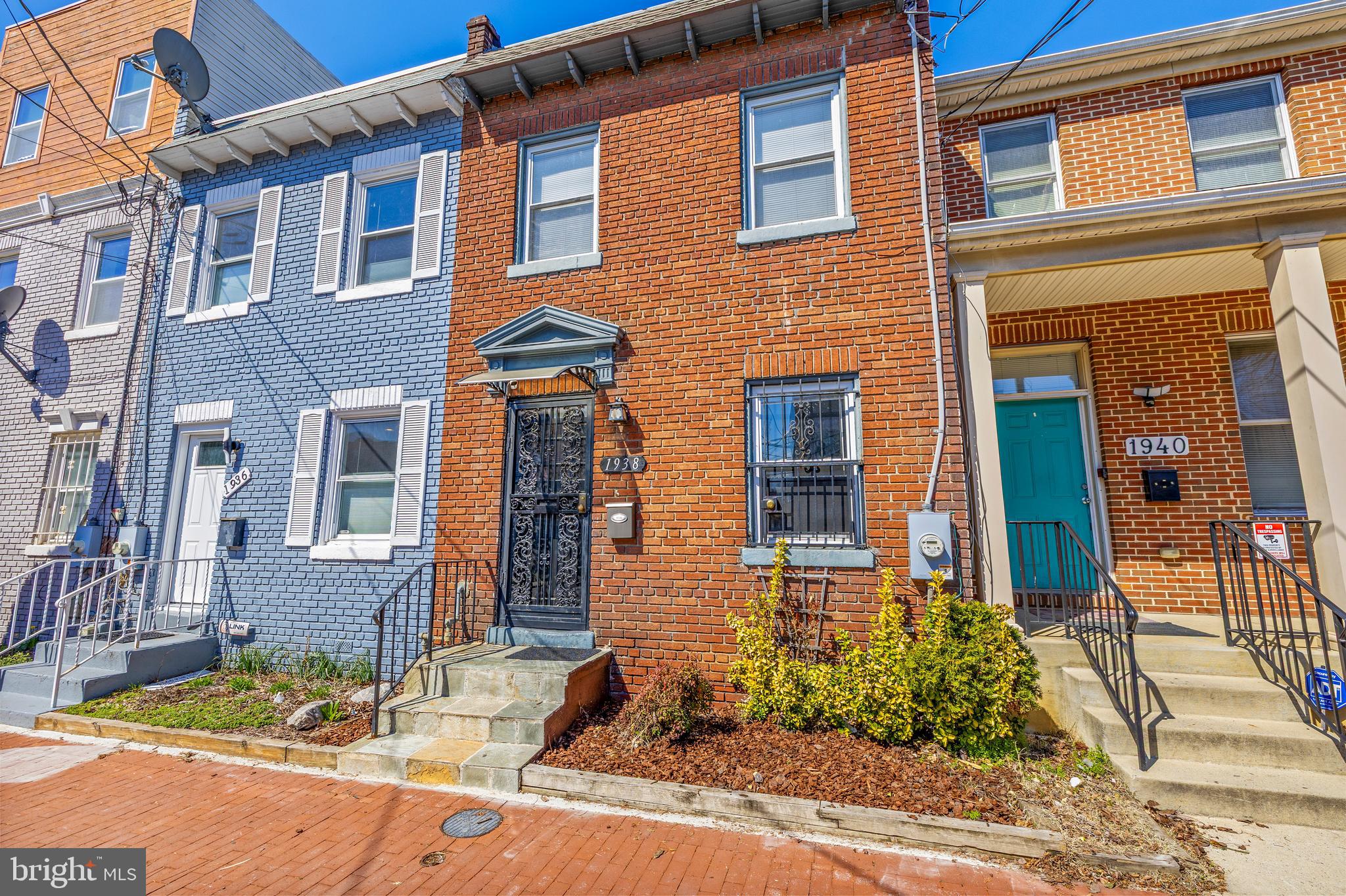 1938 CAPITOL AVENUE NE