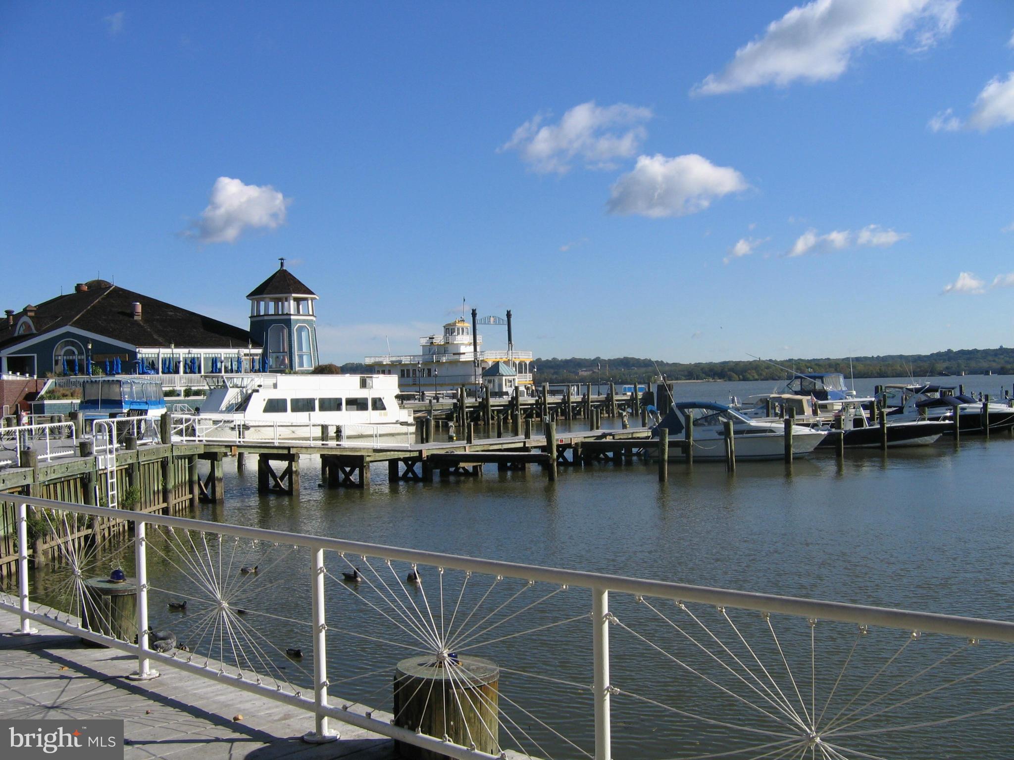 OLD TOWN GREENS - Residential Lease