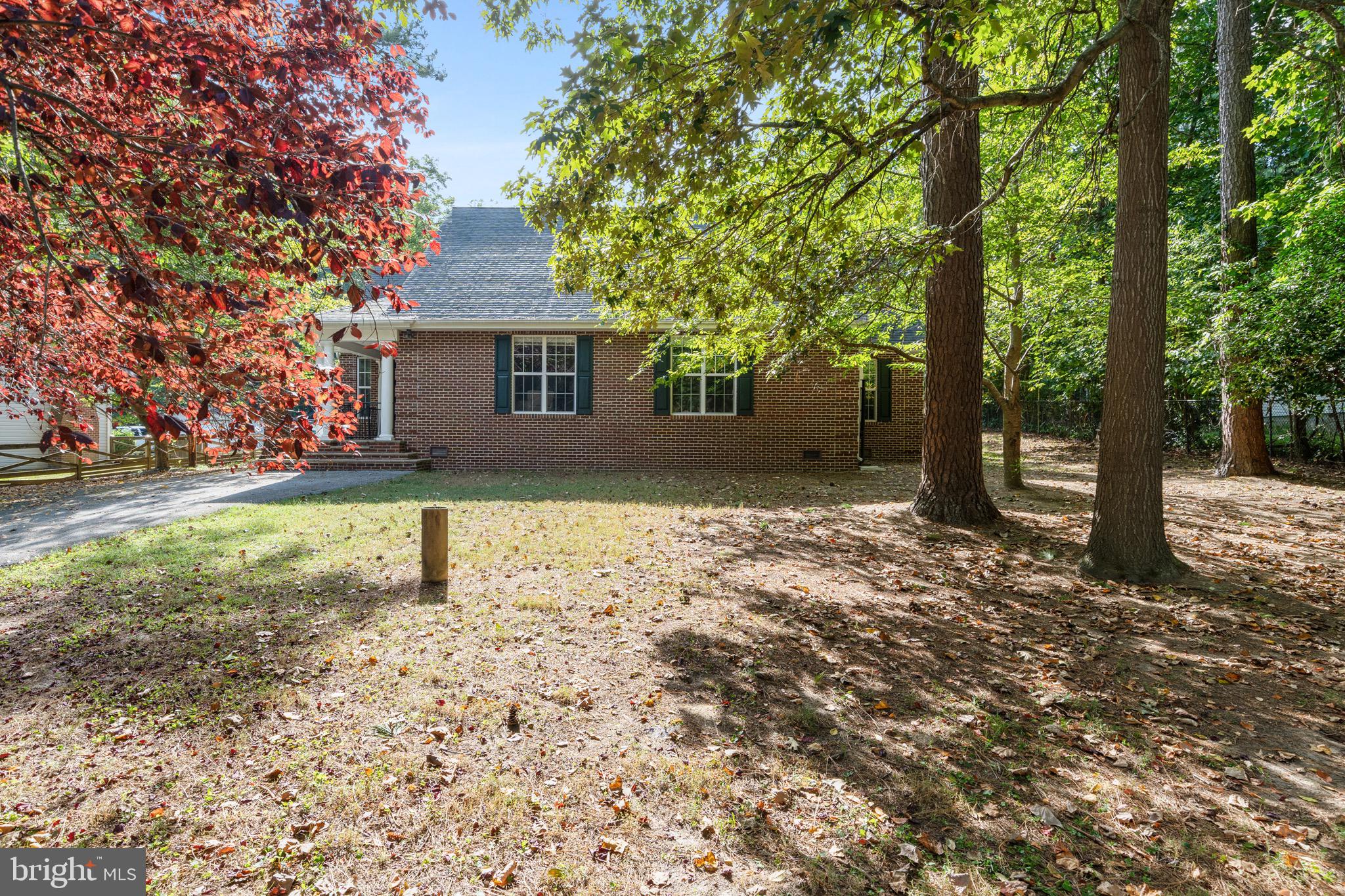 GOLDEN BEACH - Residential