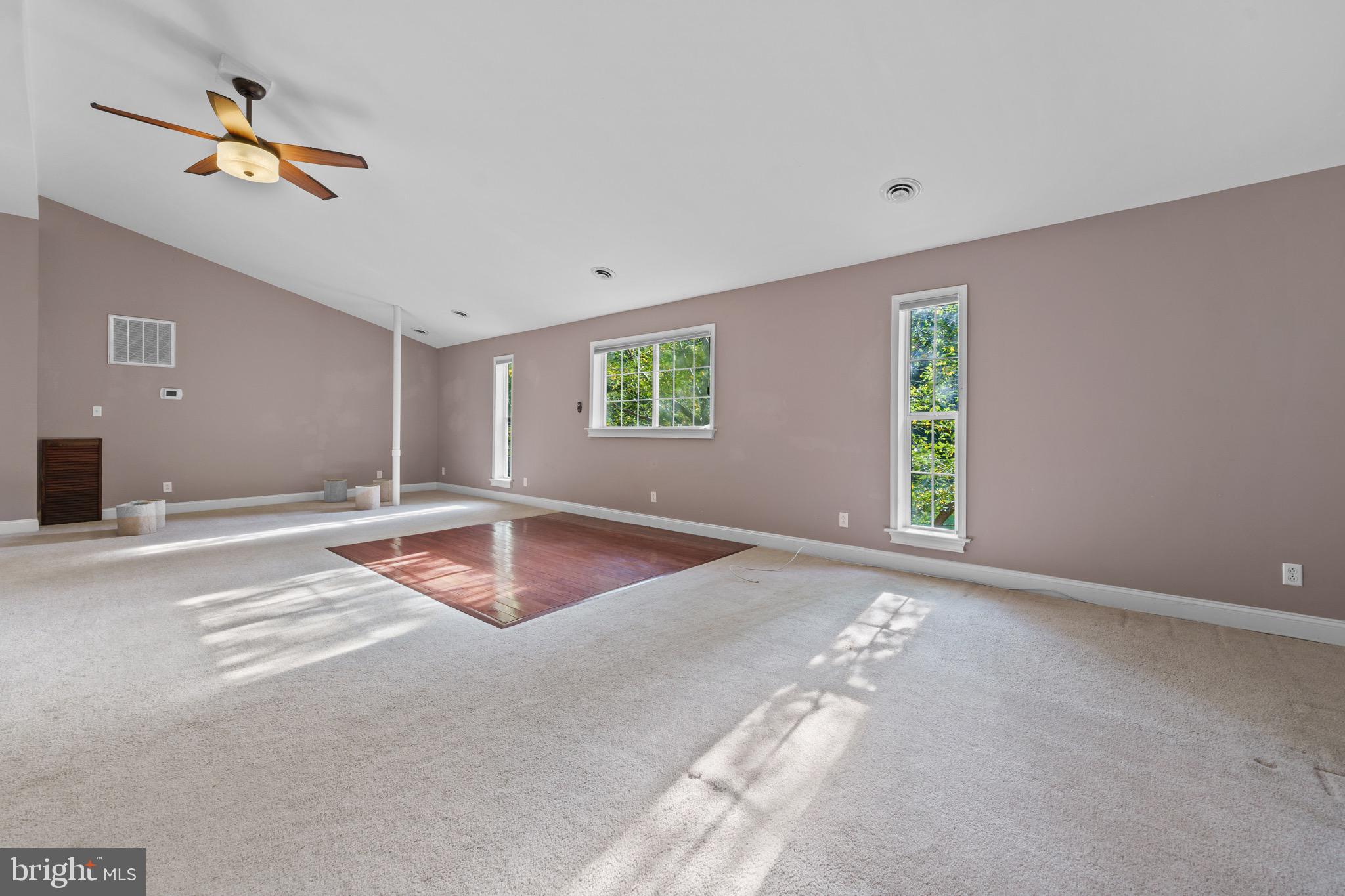 GOLDEN BEACH - Residential