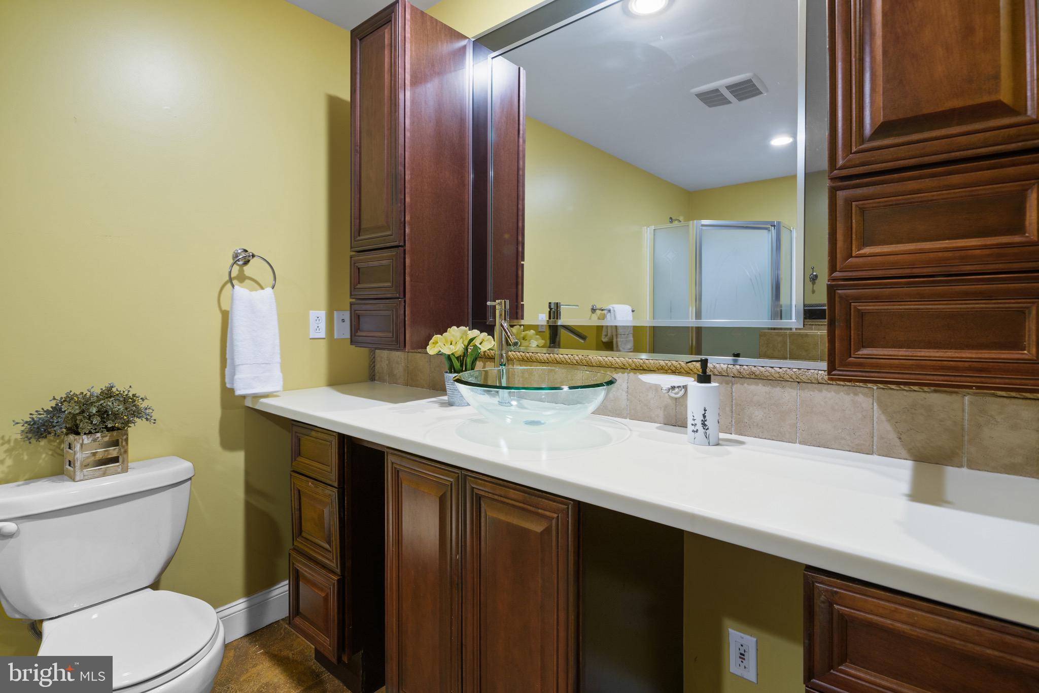 GOLDEN BEACH - Residential