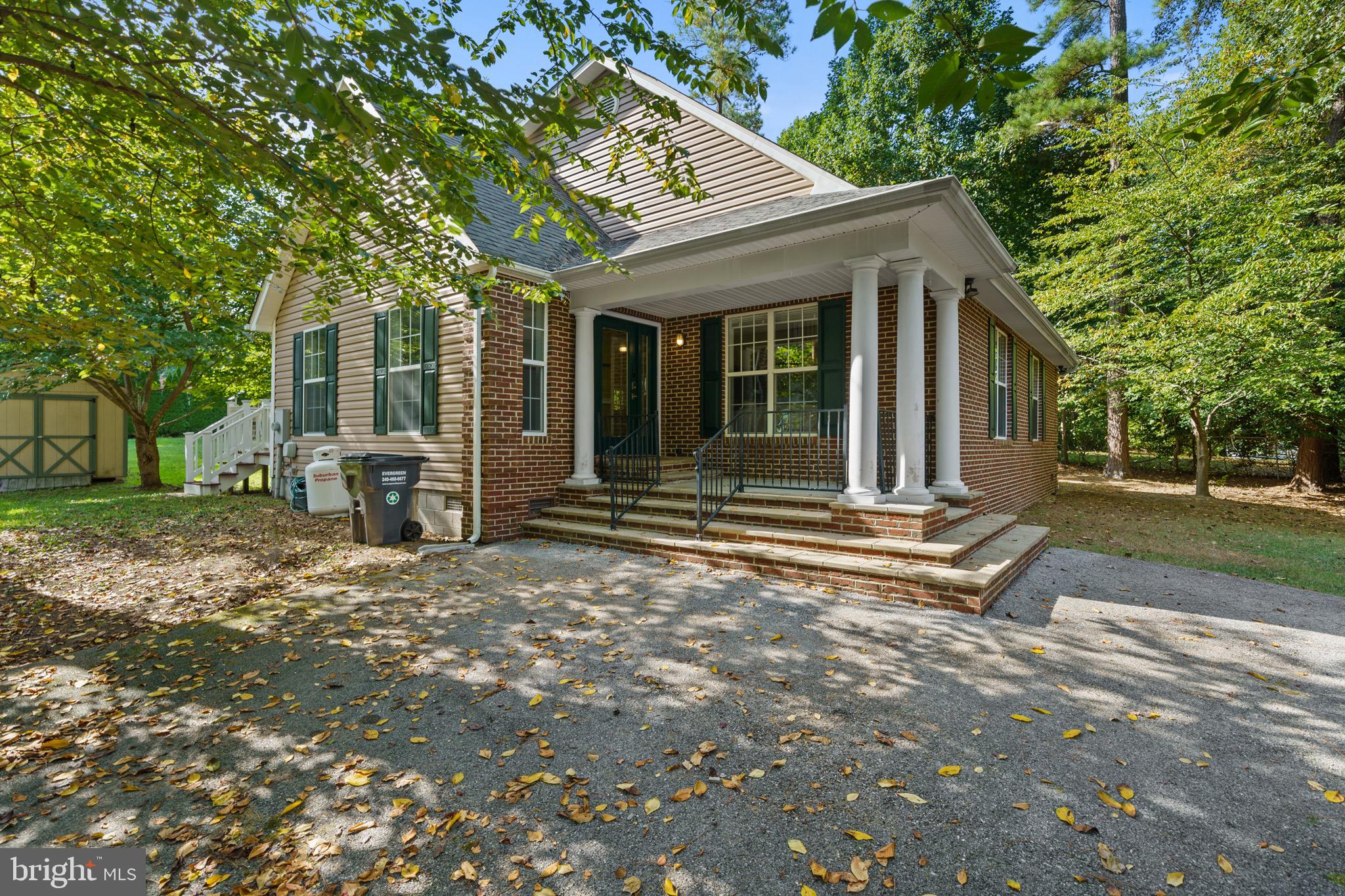 GOLDEN BEACH - Residential