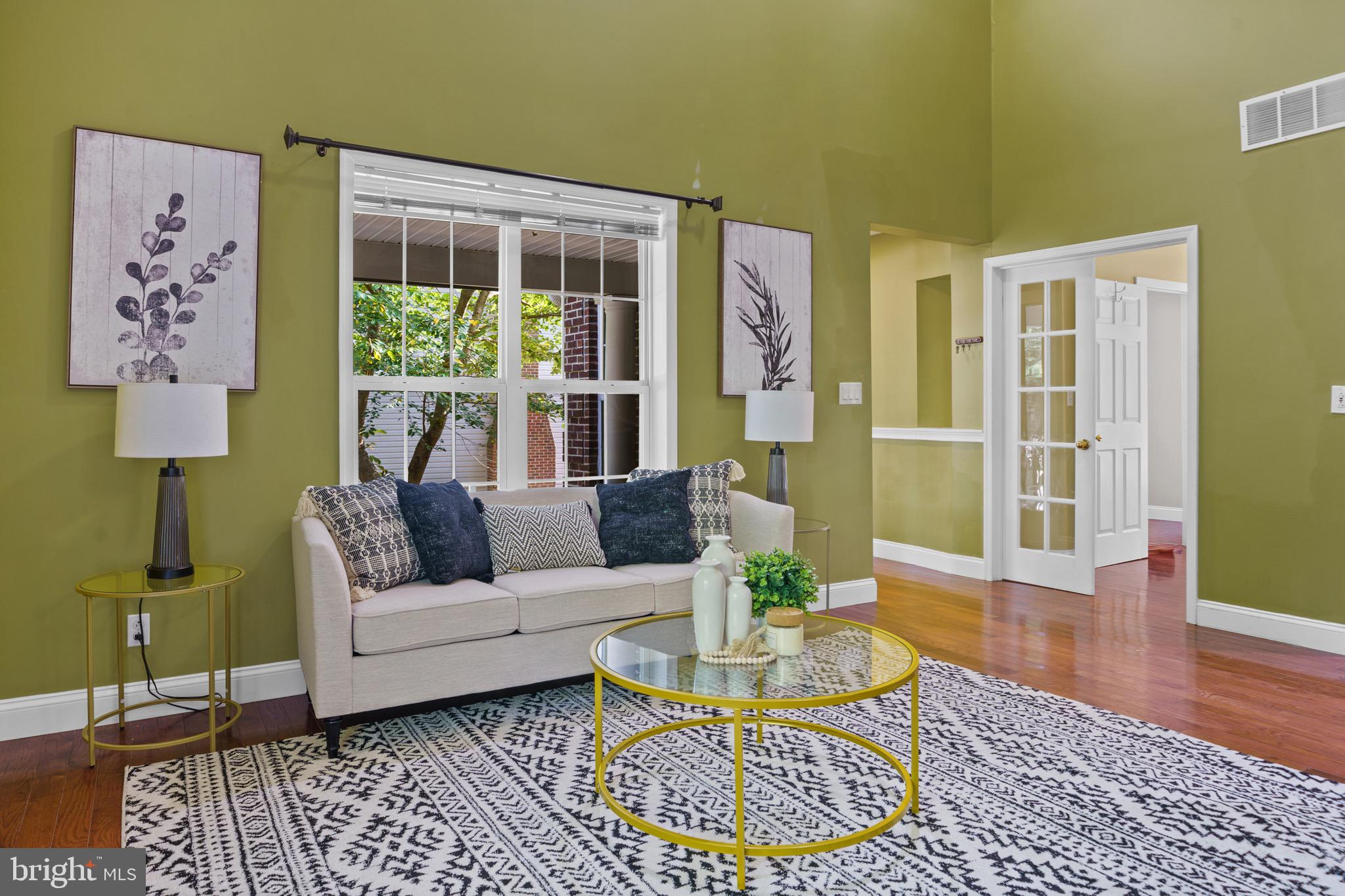 GOLDEN BEACH - Residential