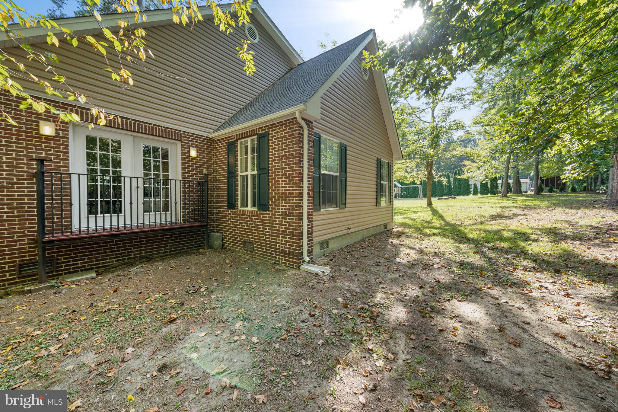 GOLDEN BEACH - Residential