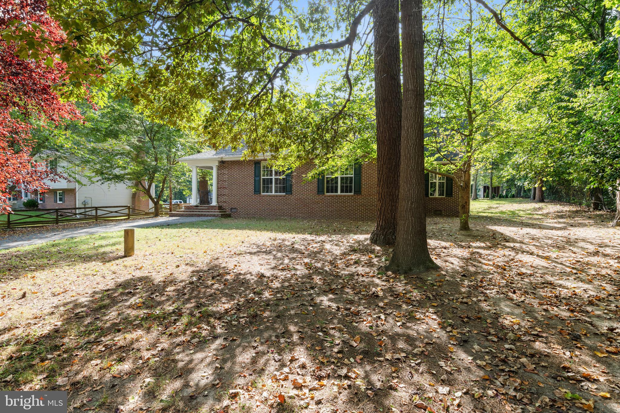 GOLDEN BEACH - Residential