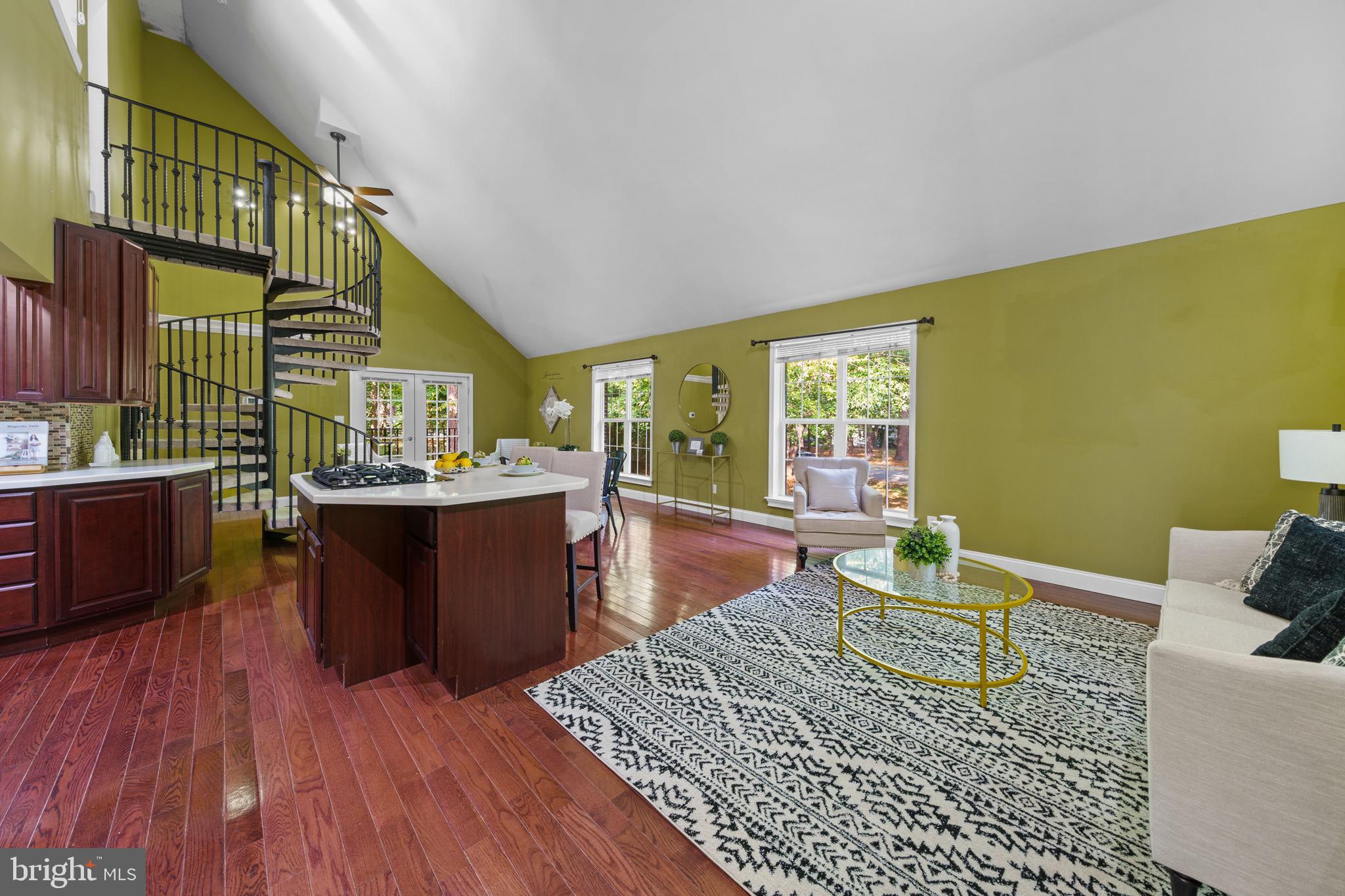 GOLDEN BEACH - Residential