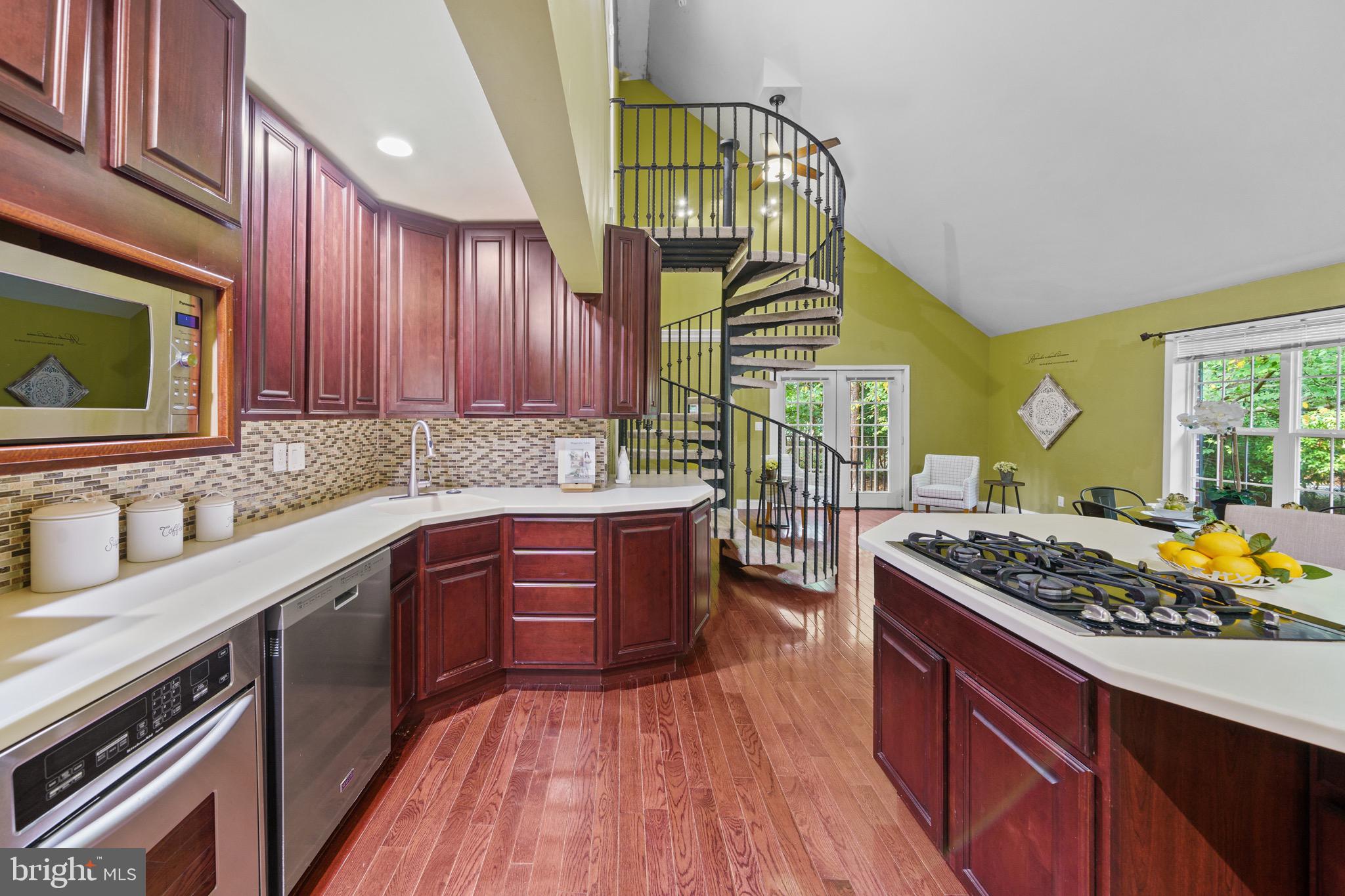 GOLDEN BEACH - Residential