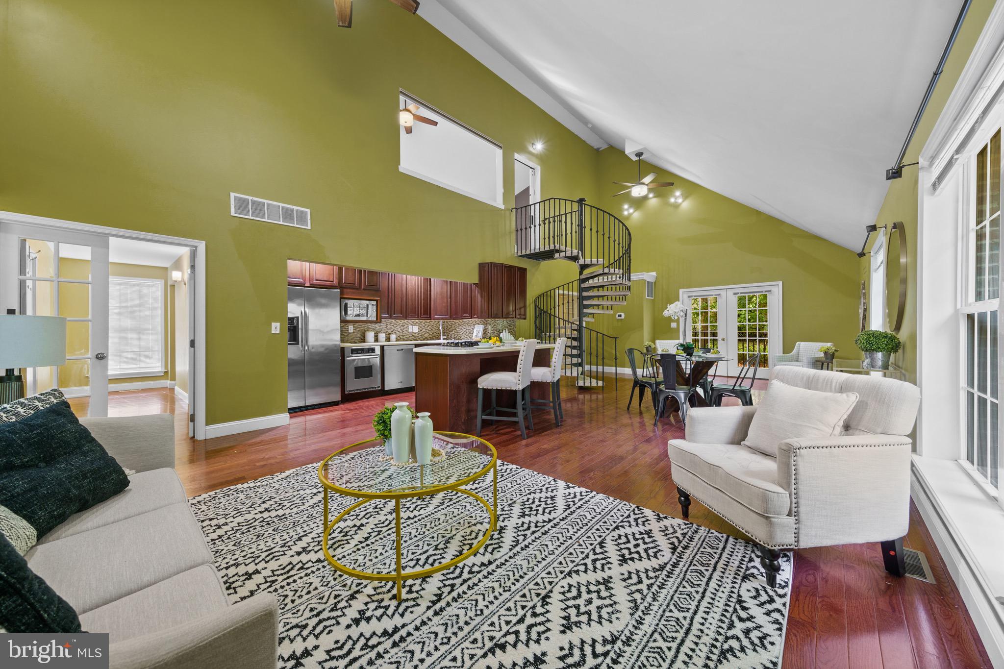 GOLDEN BEACH - Residential