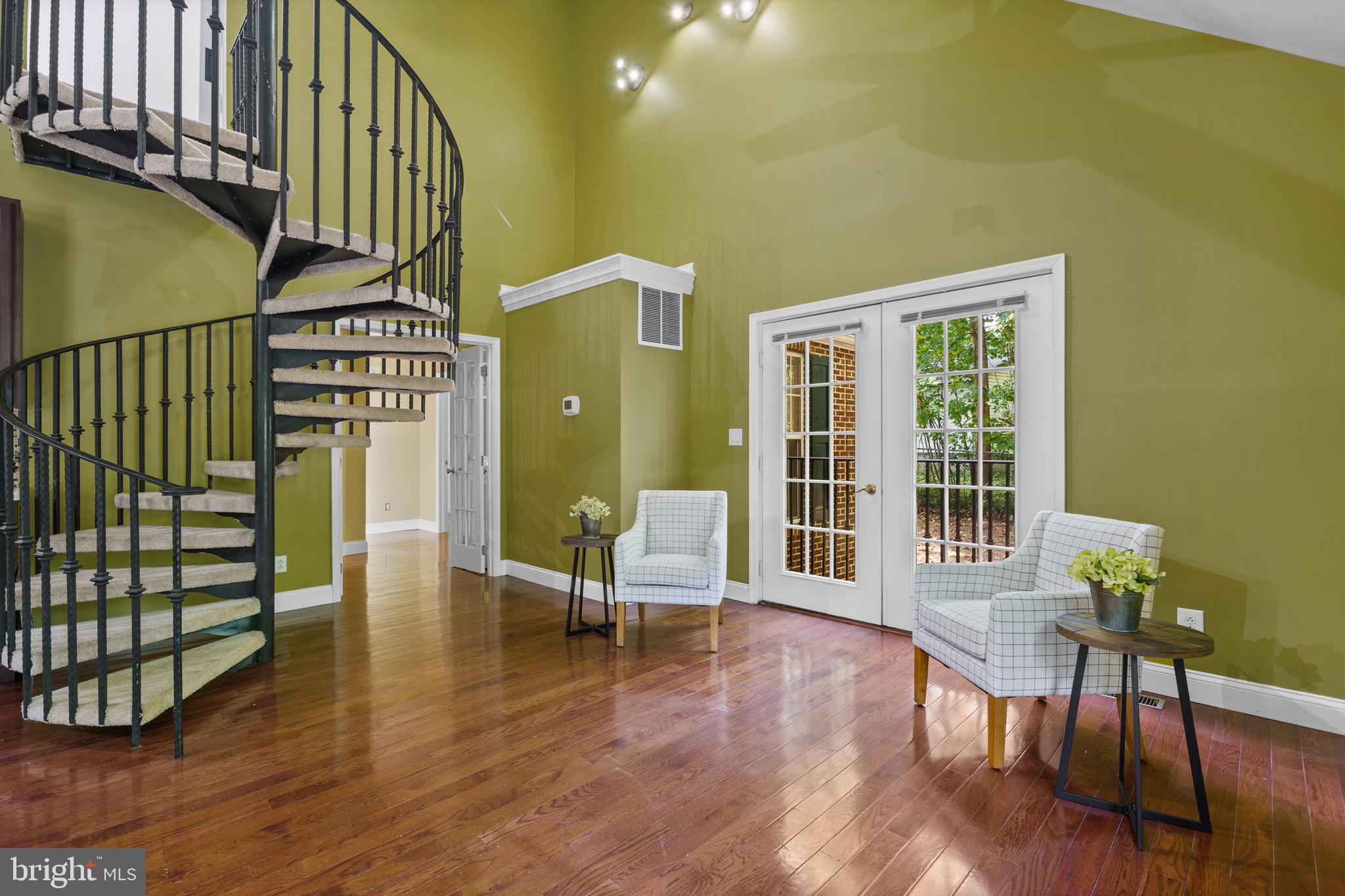 GOLDEN BEACH - Residential