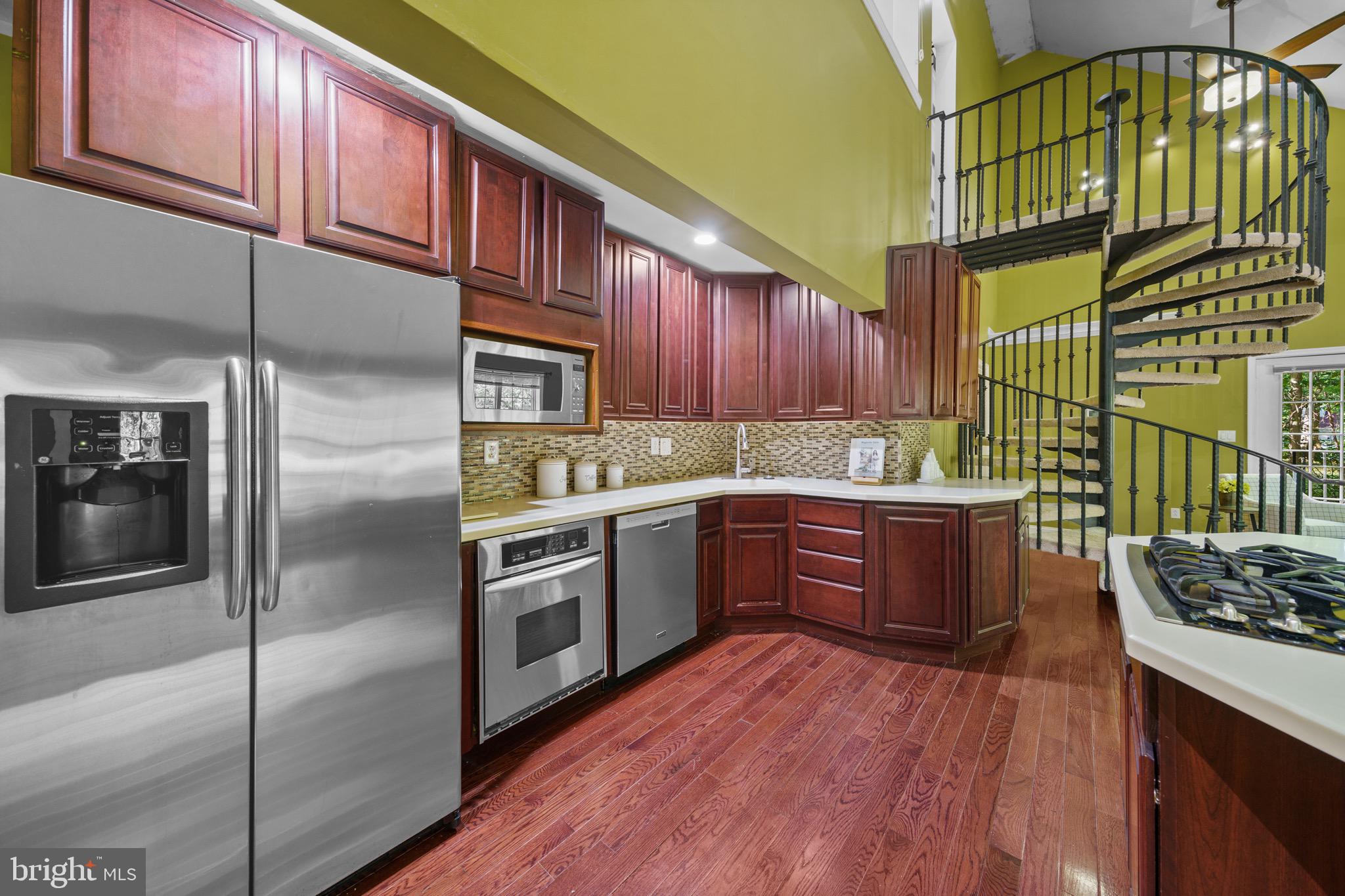 GOLDEN BEACH - Residential