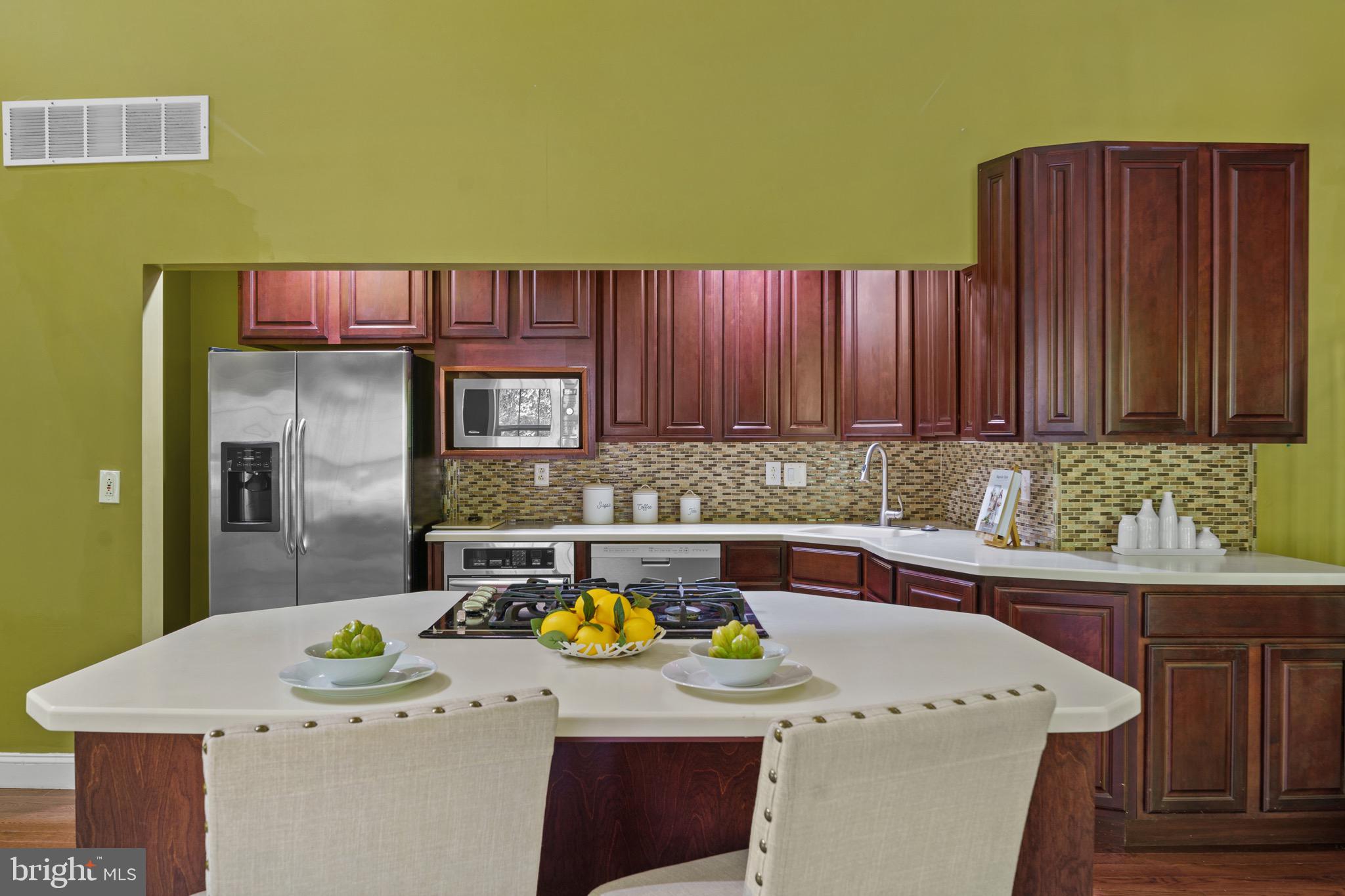 GOLDEN BEACH - Residential