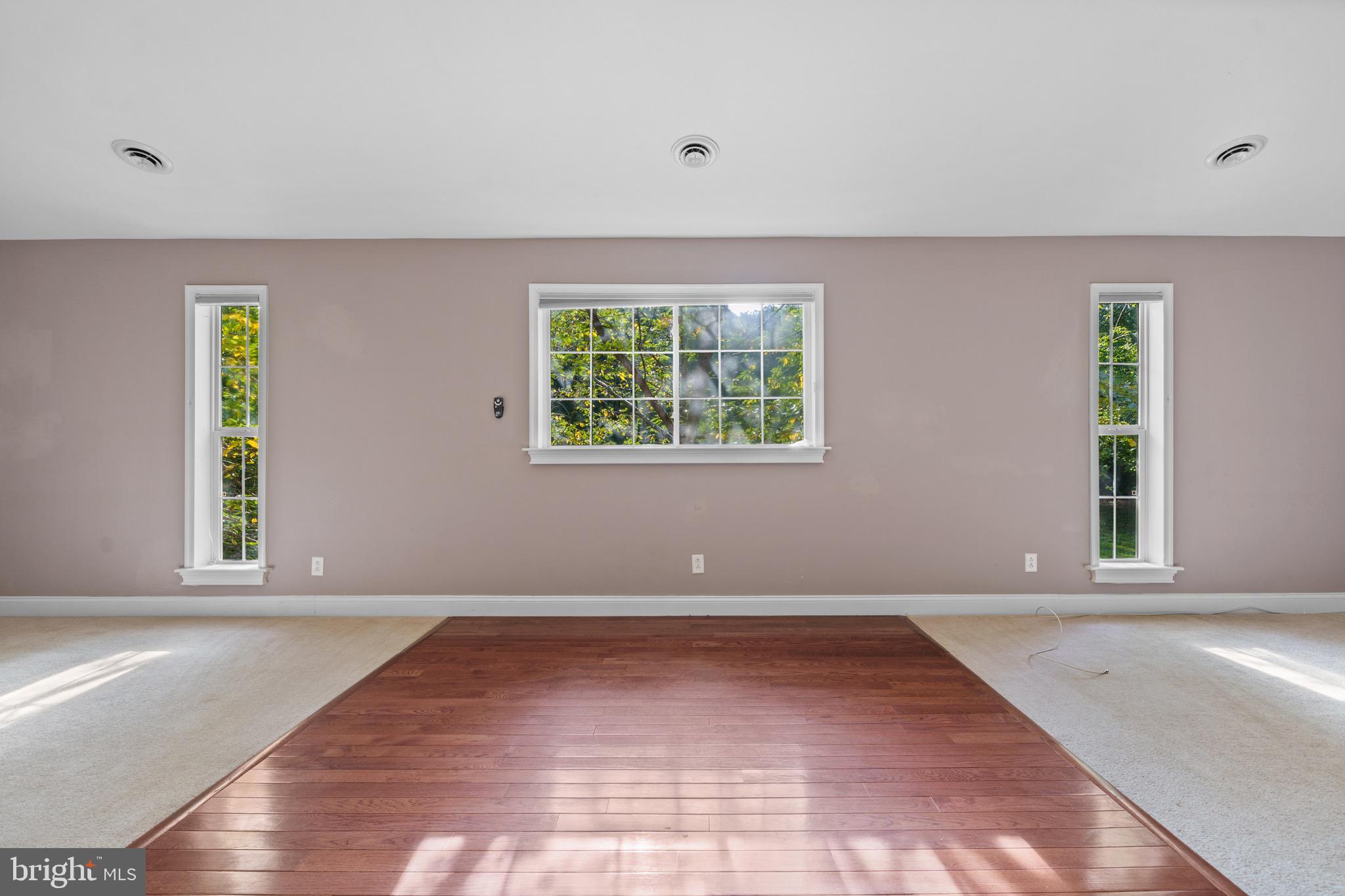 GOLDEN BEACH - Residential