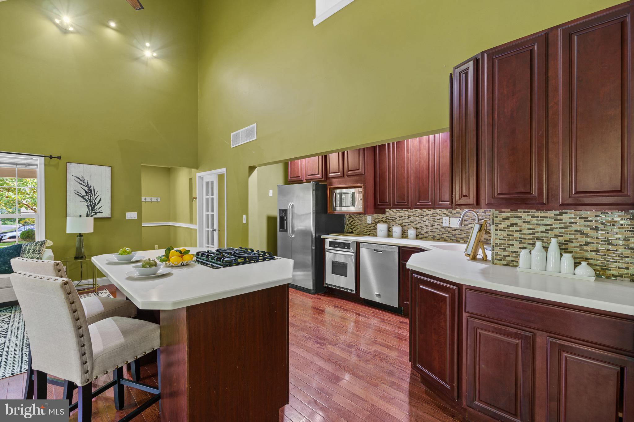 GOLDEN BEACH - Residential