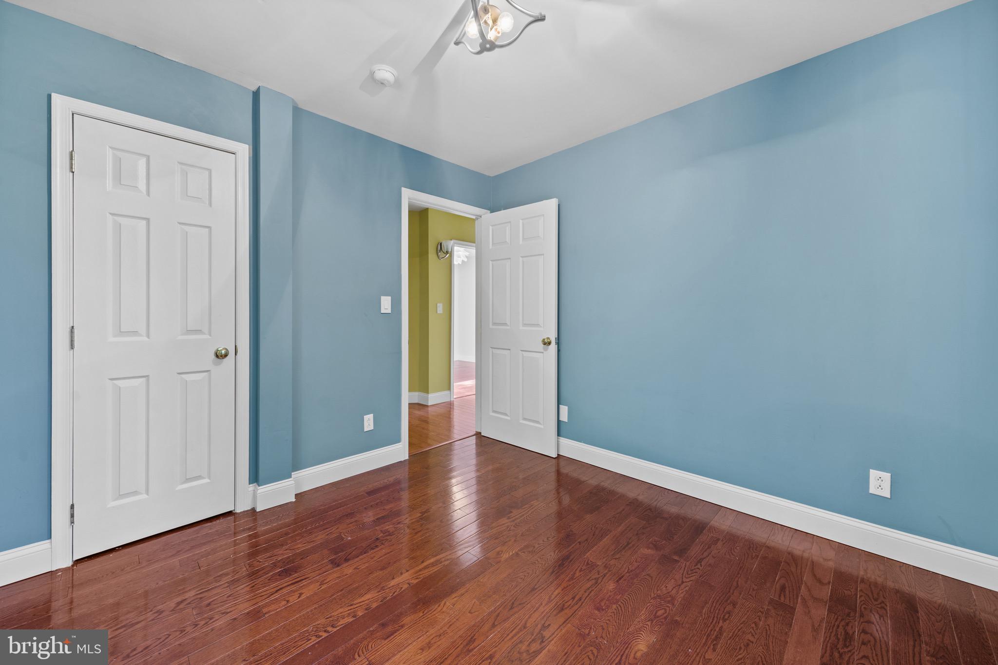 GOLDEN BEACH - Residential