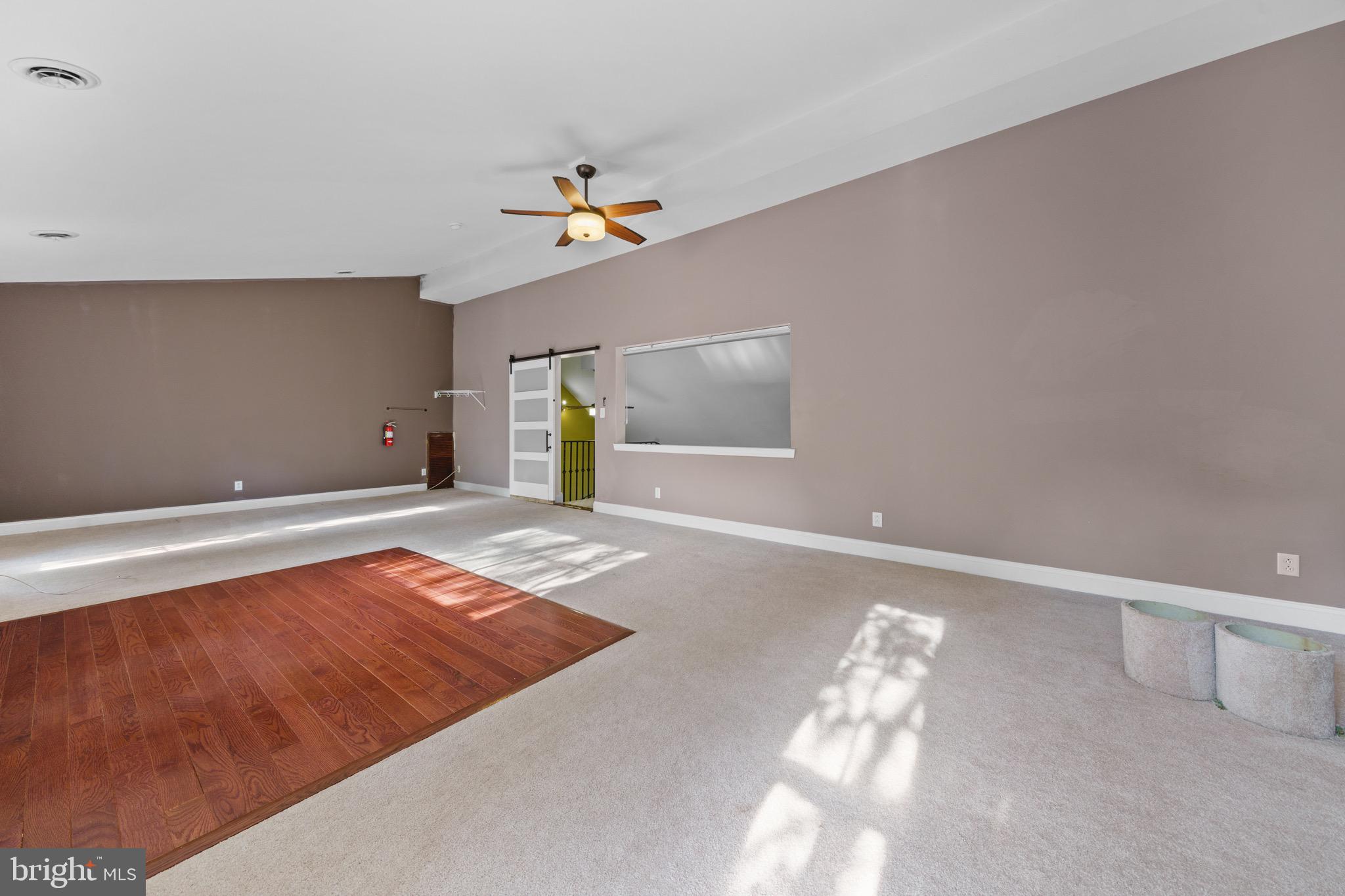 GOLDEN BEACH - Residential