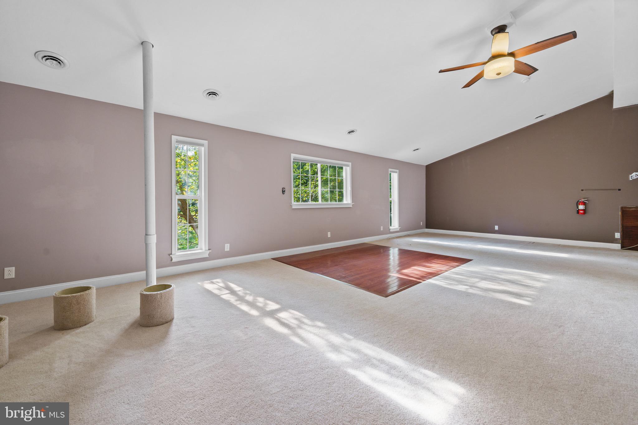 GOLDEN BEACH - Residential