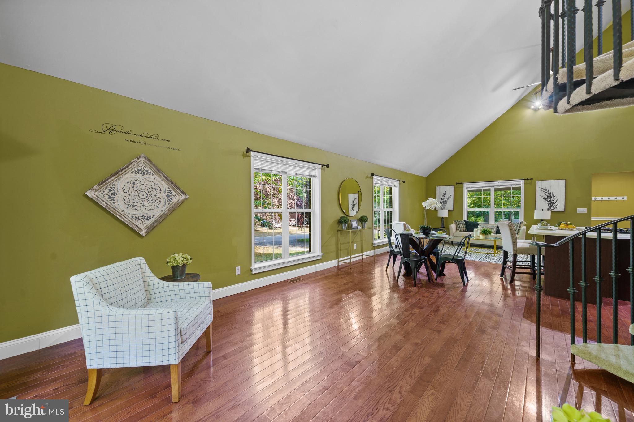 GOLDEN BEACH - Residential