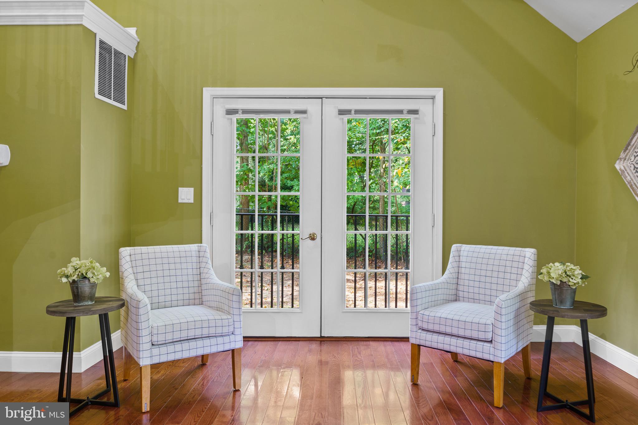 GOLDEN BEACH - Residential