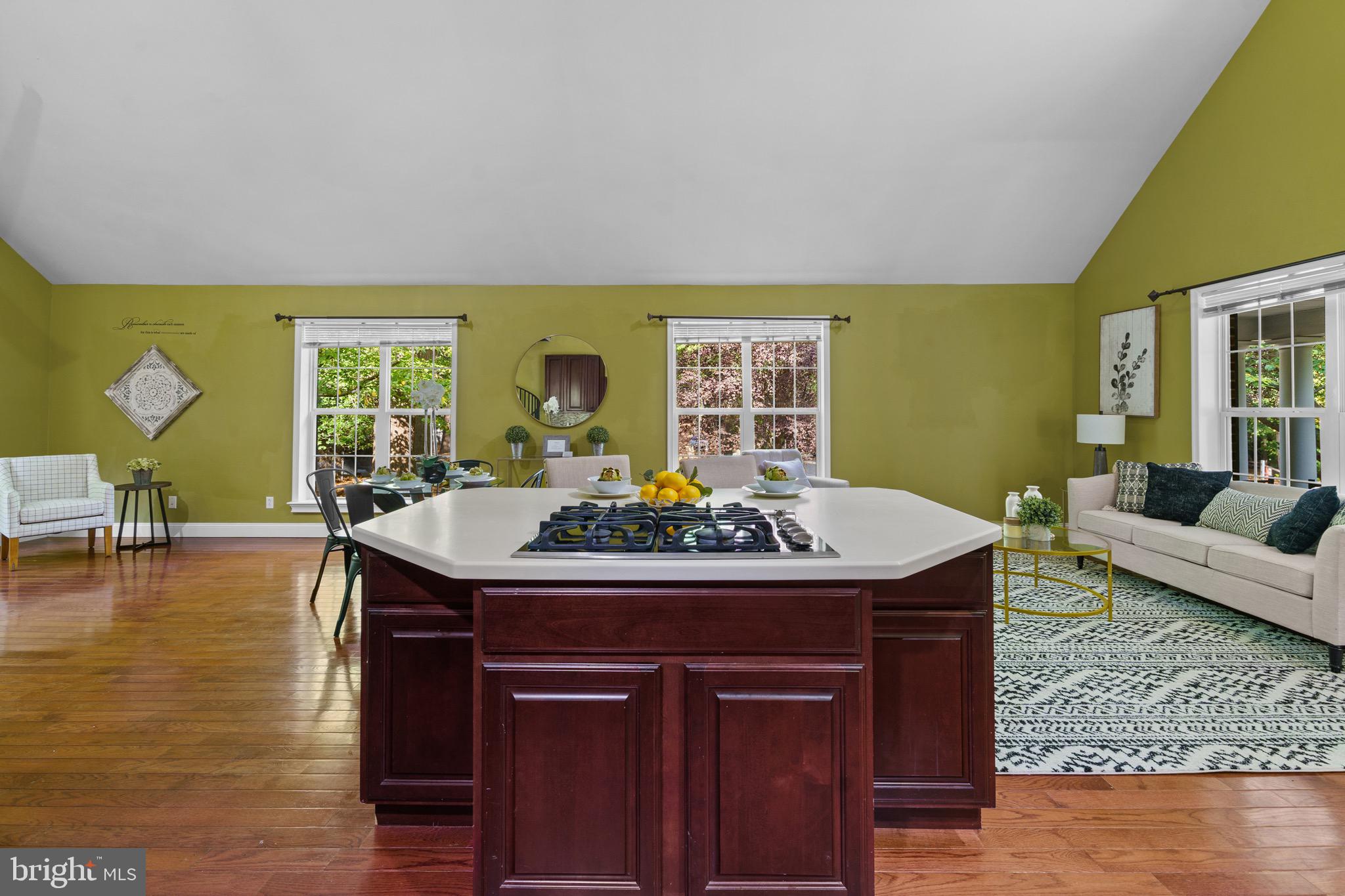 GOLDEN BEACH - Residential