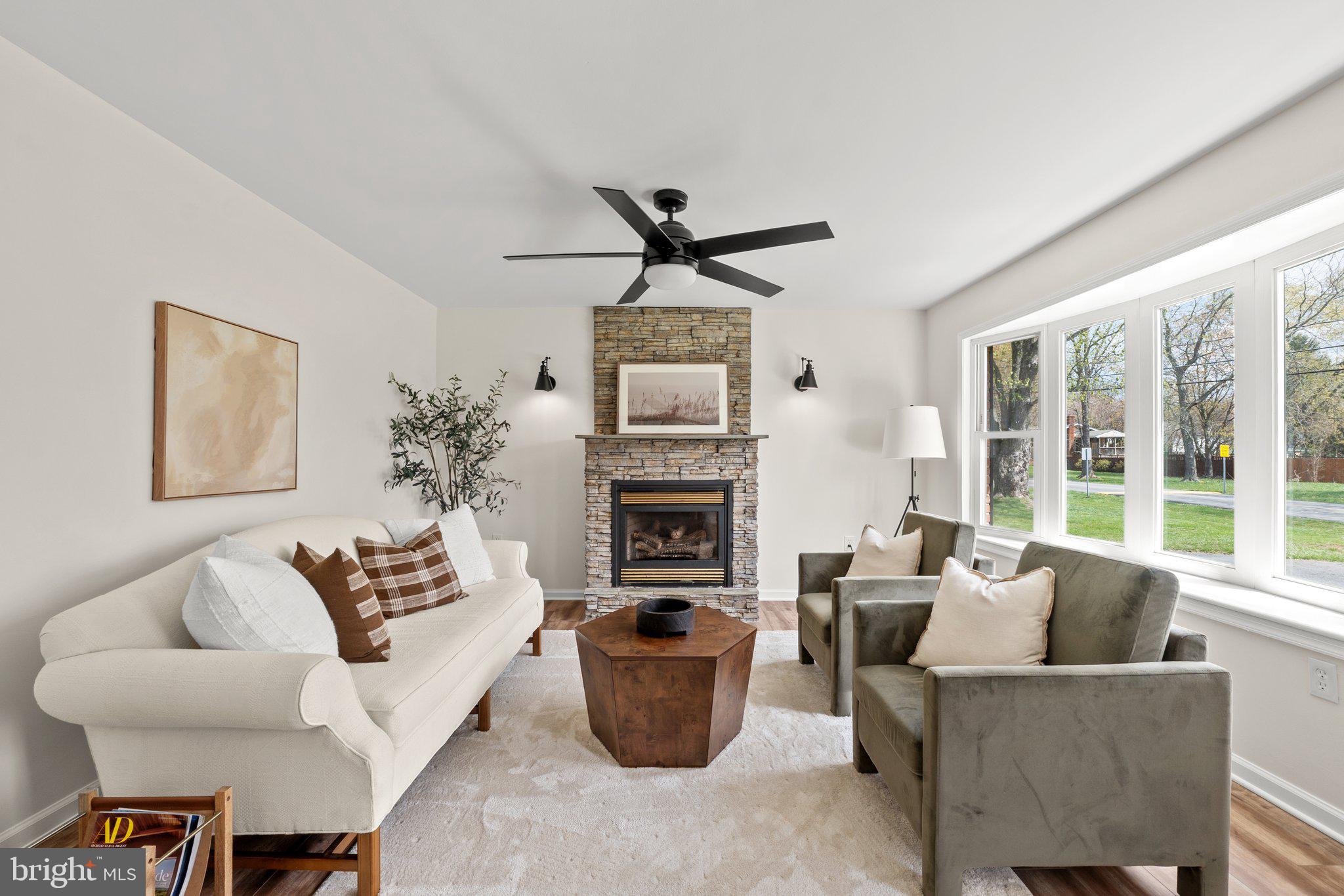 1142 TUSCAWILLA DRIVE