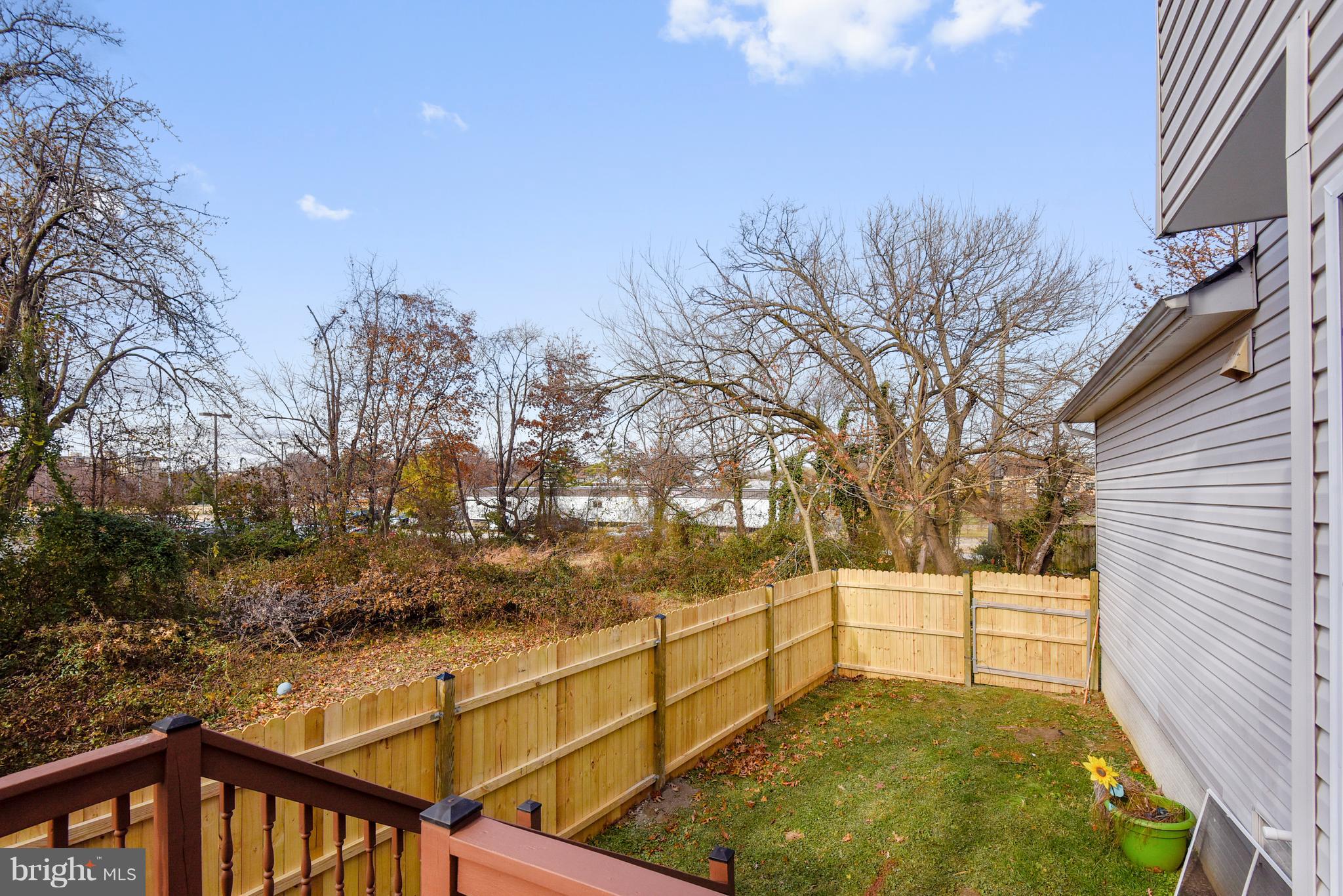 CARLIN SPRINGS - Residential