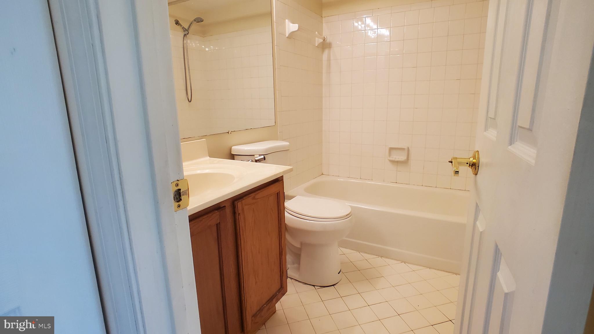 GREENS OF PATUXENT - Residential Lease