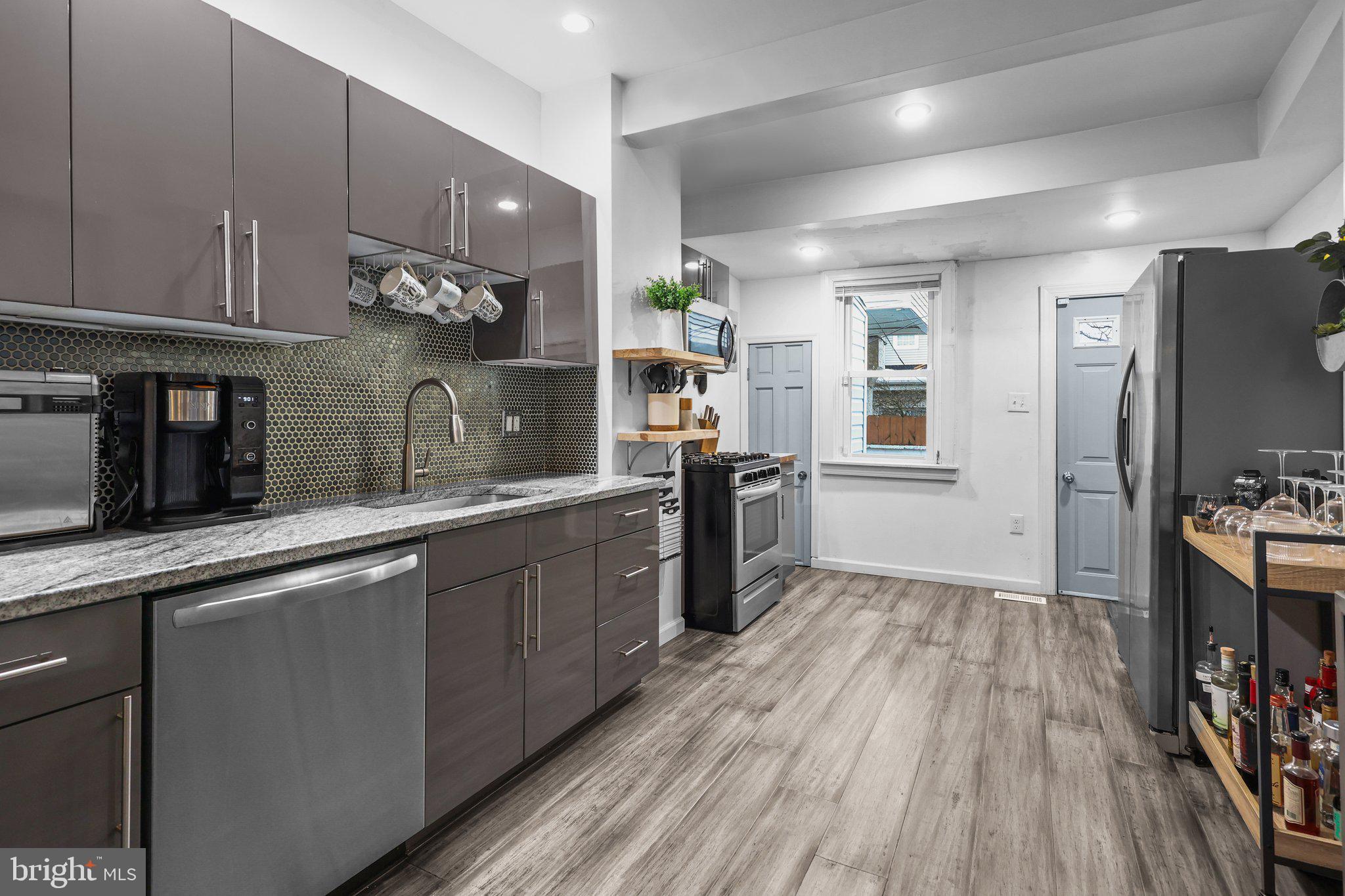 PORT RICHMOND - Residential