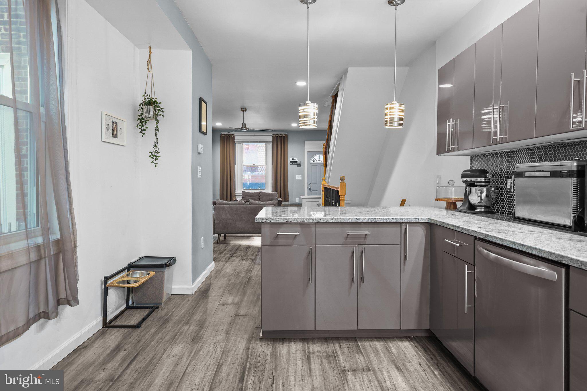 PORT RICHMOND - Residential