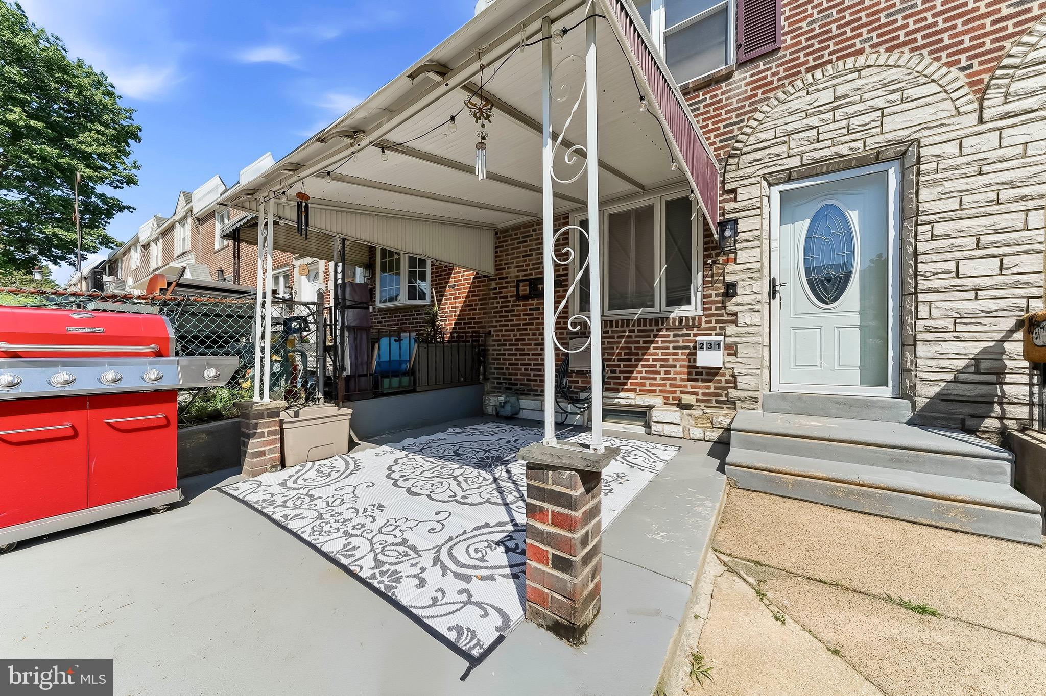 231 W WYNCLIFFE AVENUE