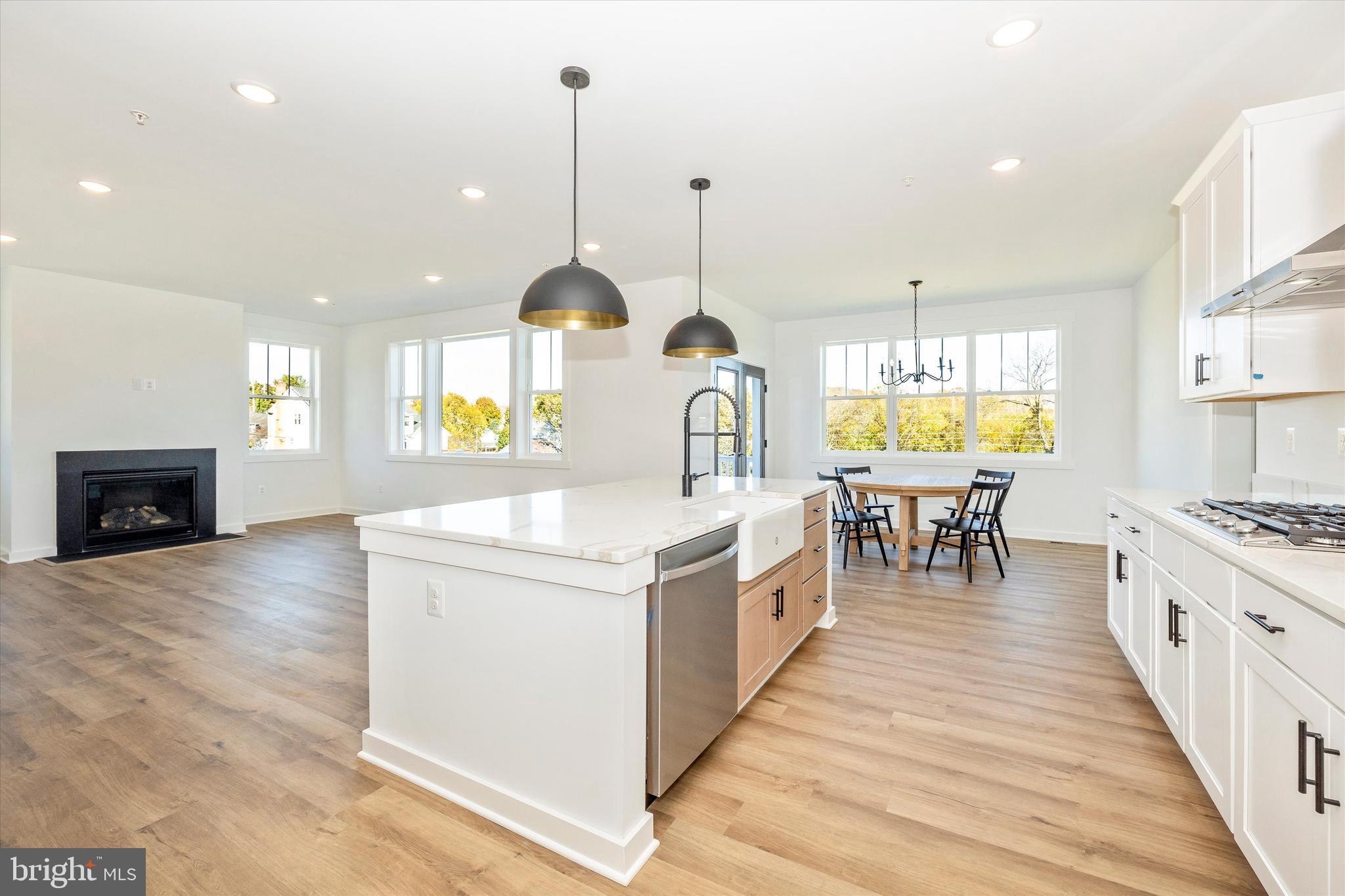 MYERSVILLE - Residential