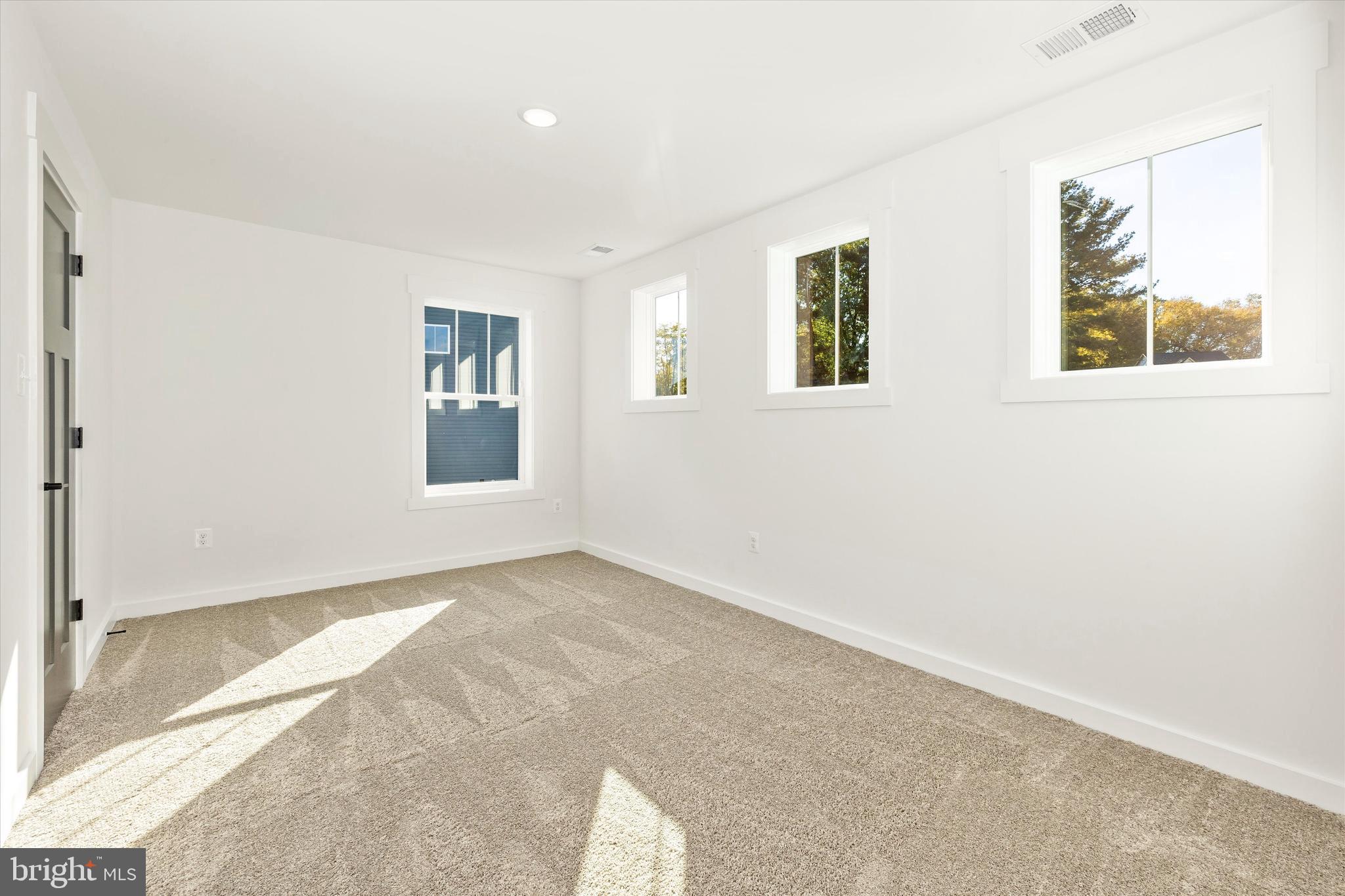 MYERSVILLE - Residential