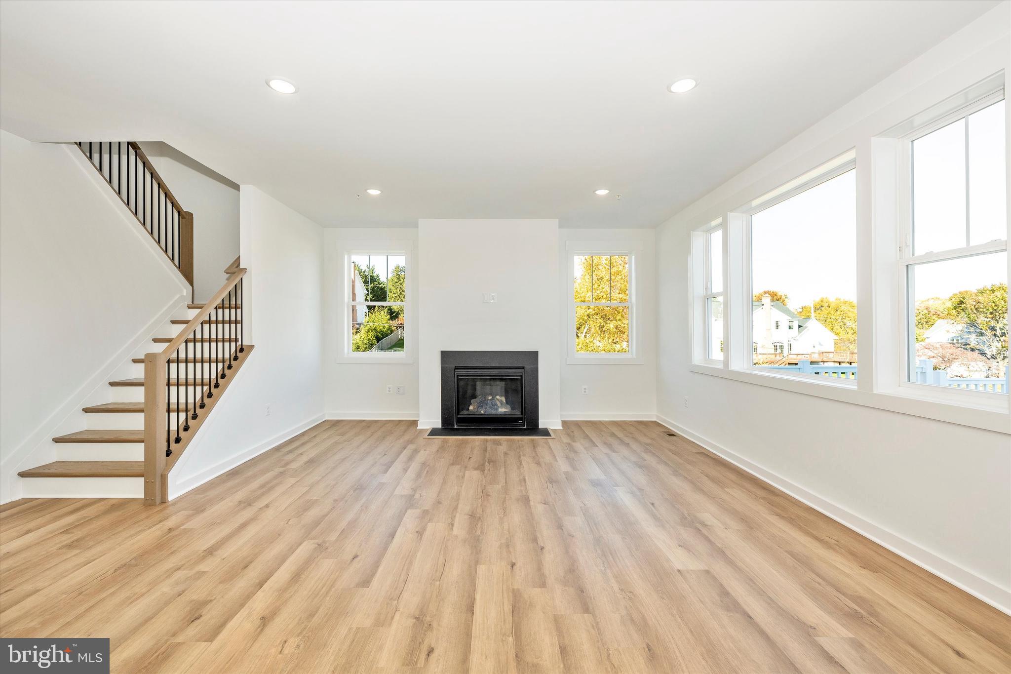 MYERSVILLE - Residential