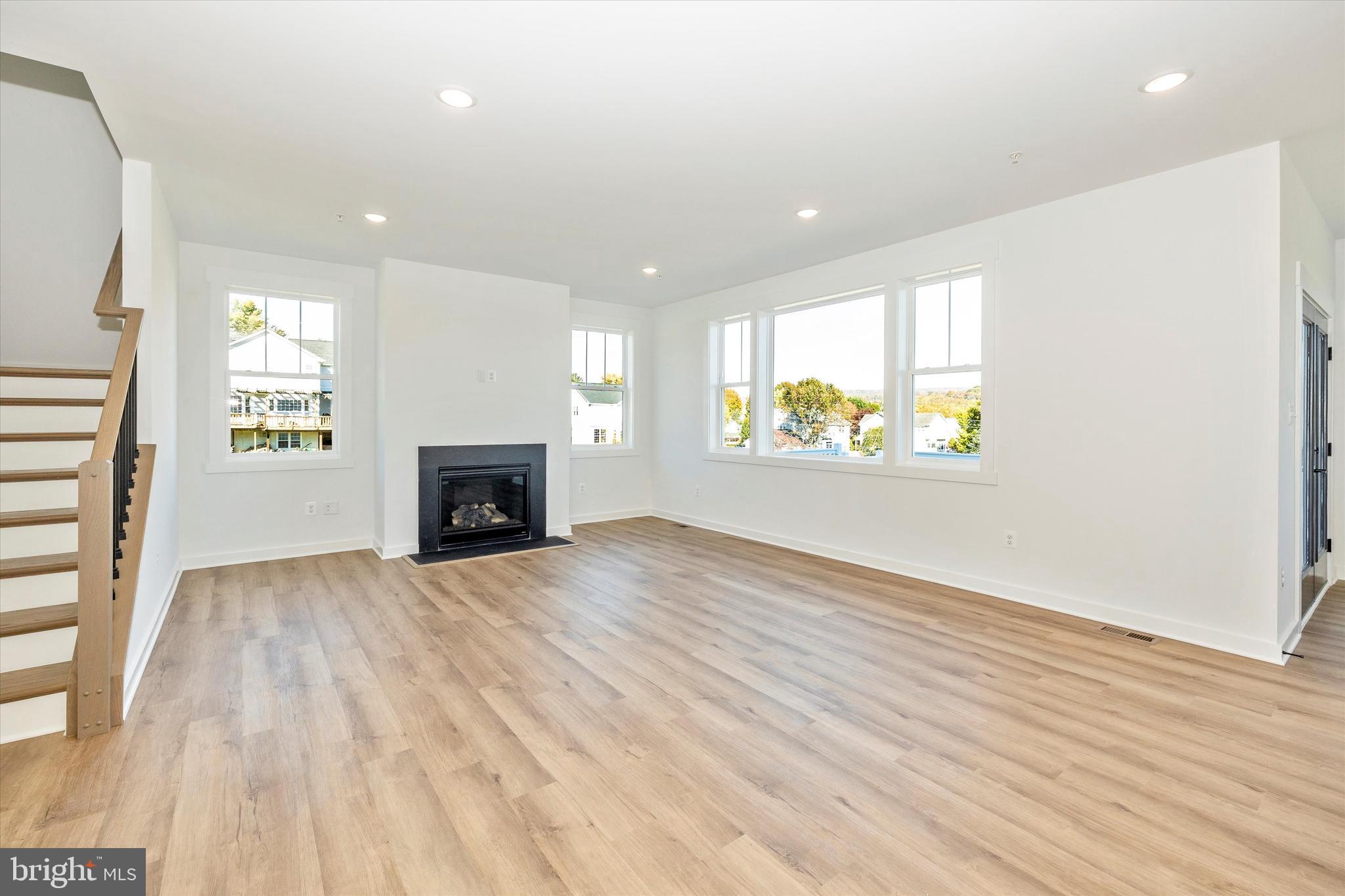 MYERSVILLE - Residential