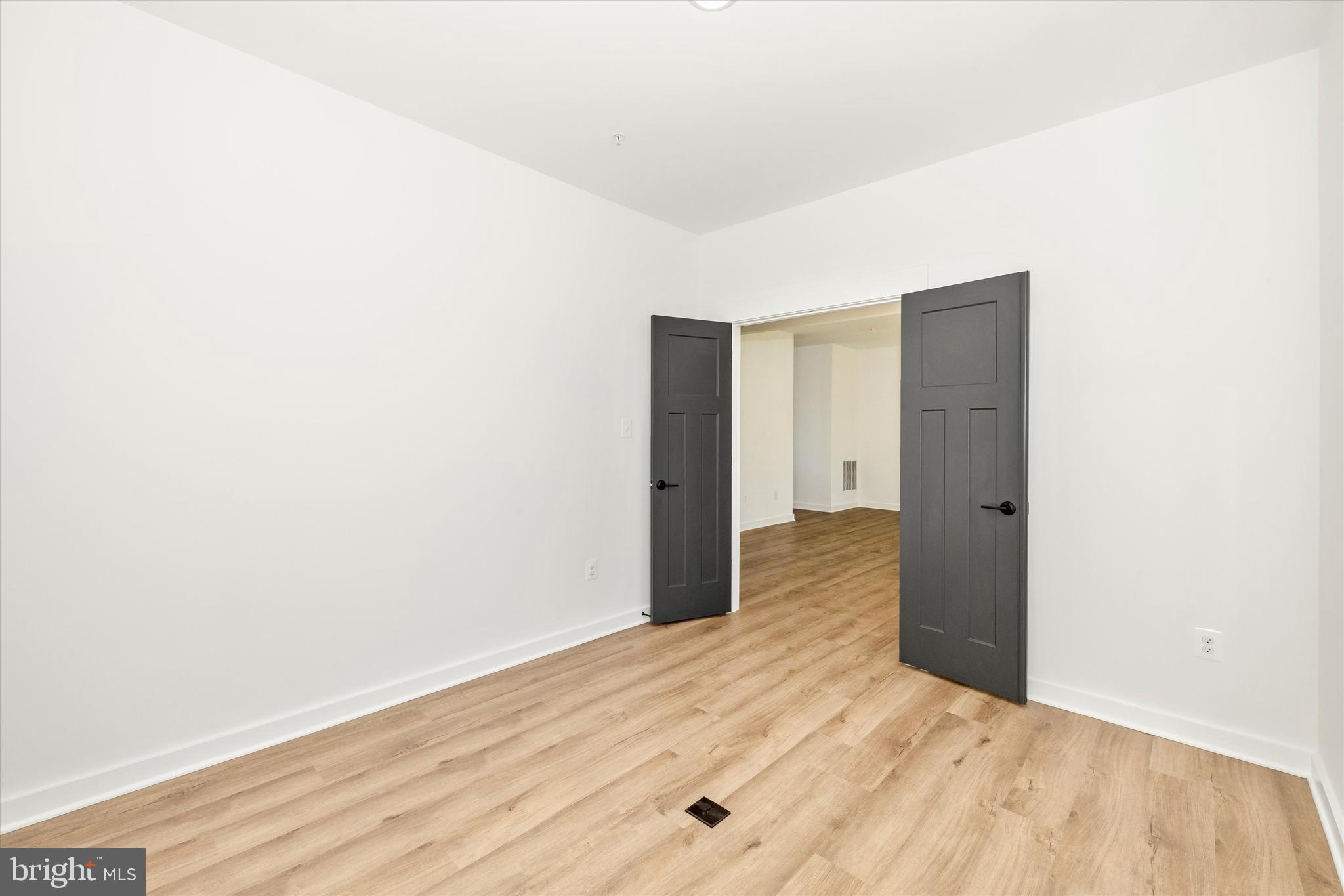 MYERSVILLE - Residential