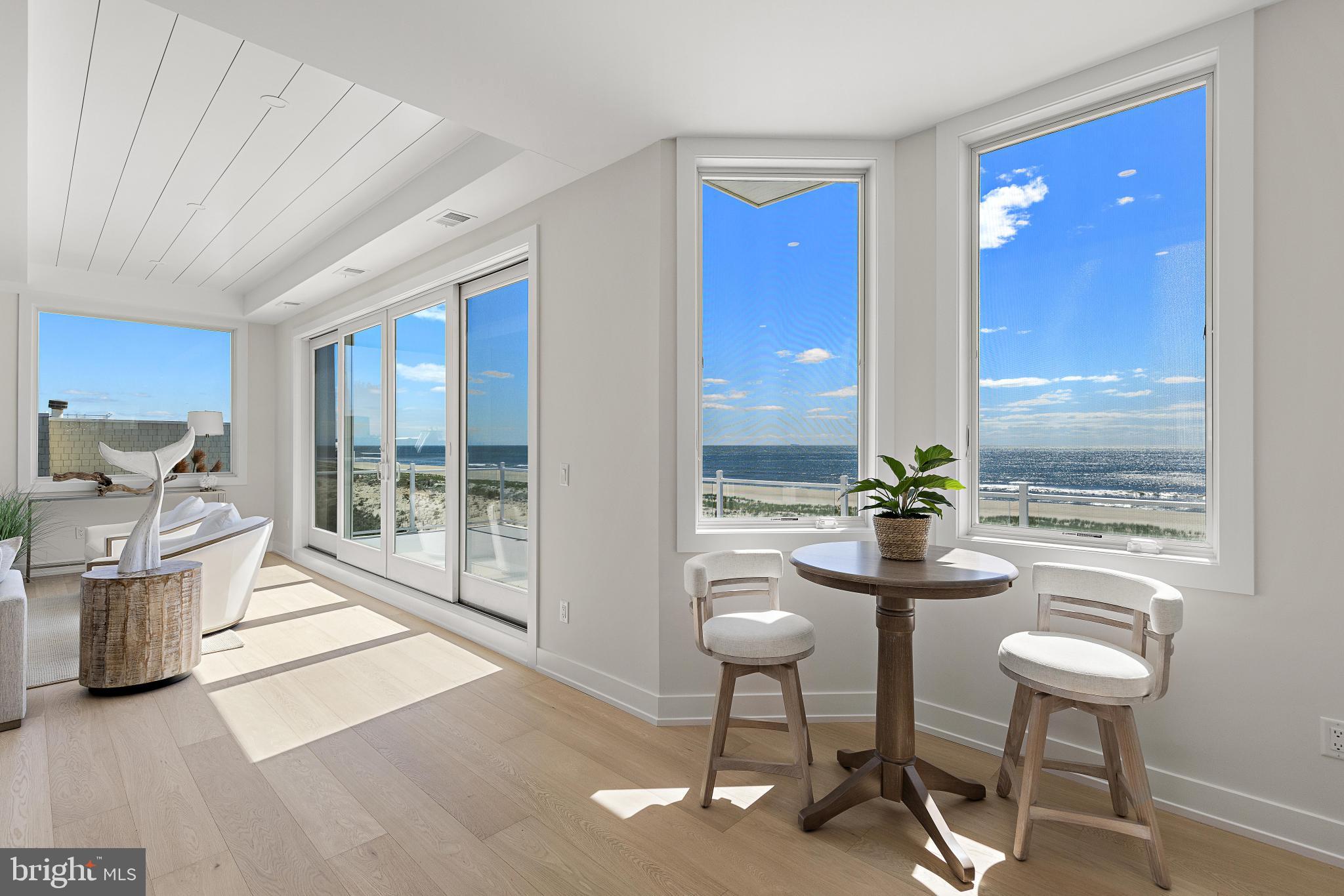 1123 LONG BEACH C