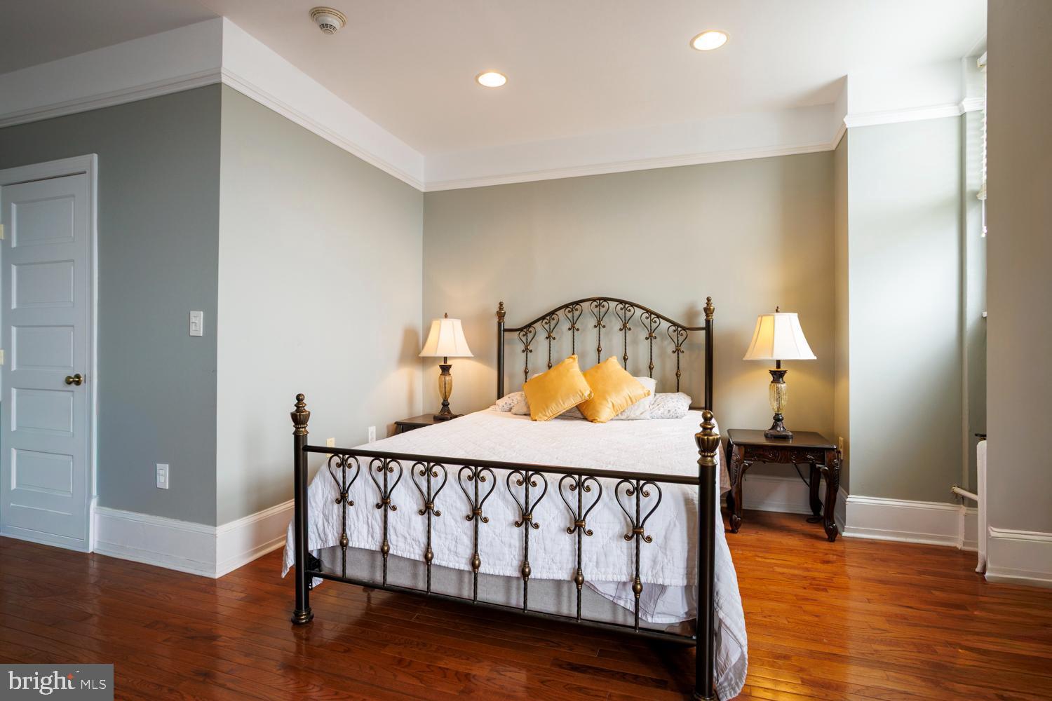 WASHINGTON SQ WEST - Residential