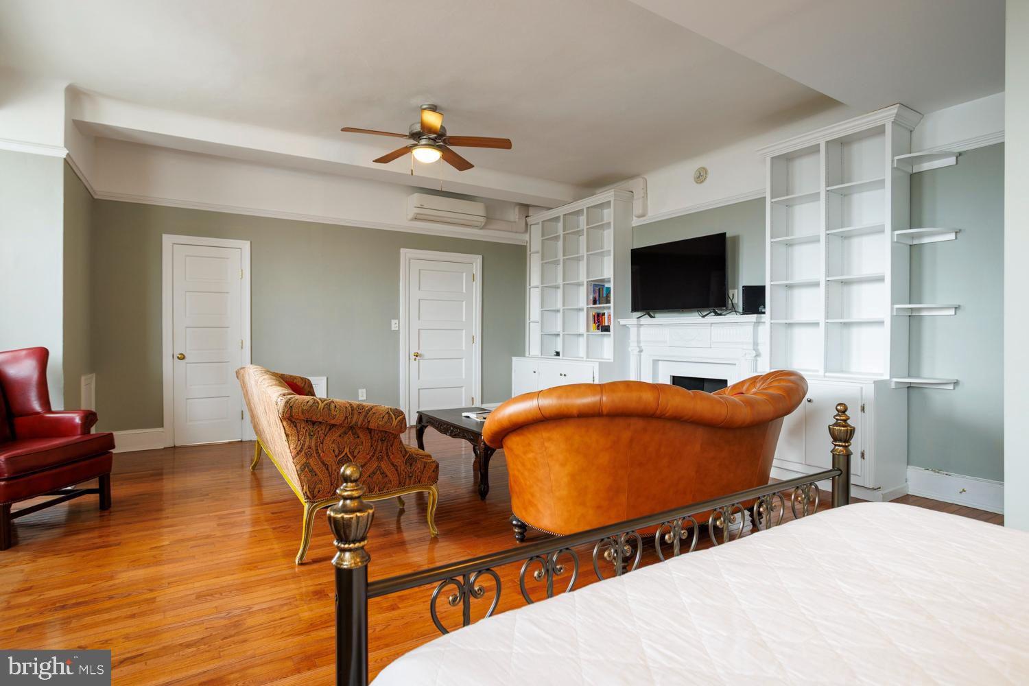 WASHINGTON SQ WEST - Residential