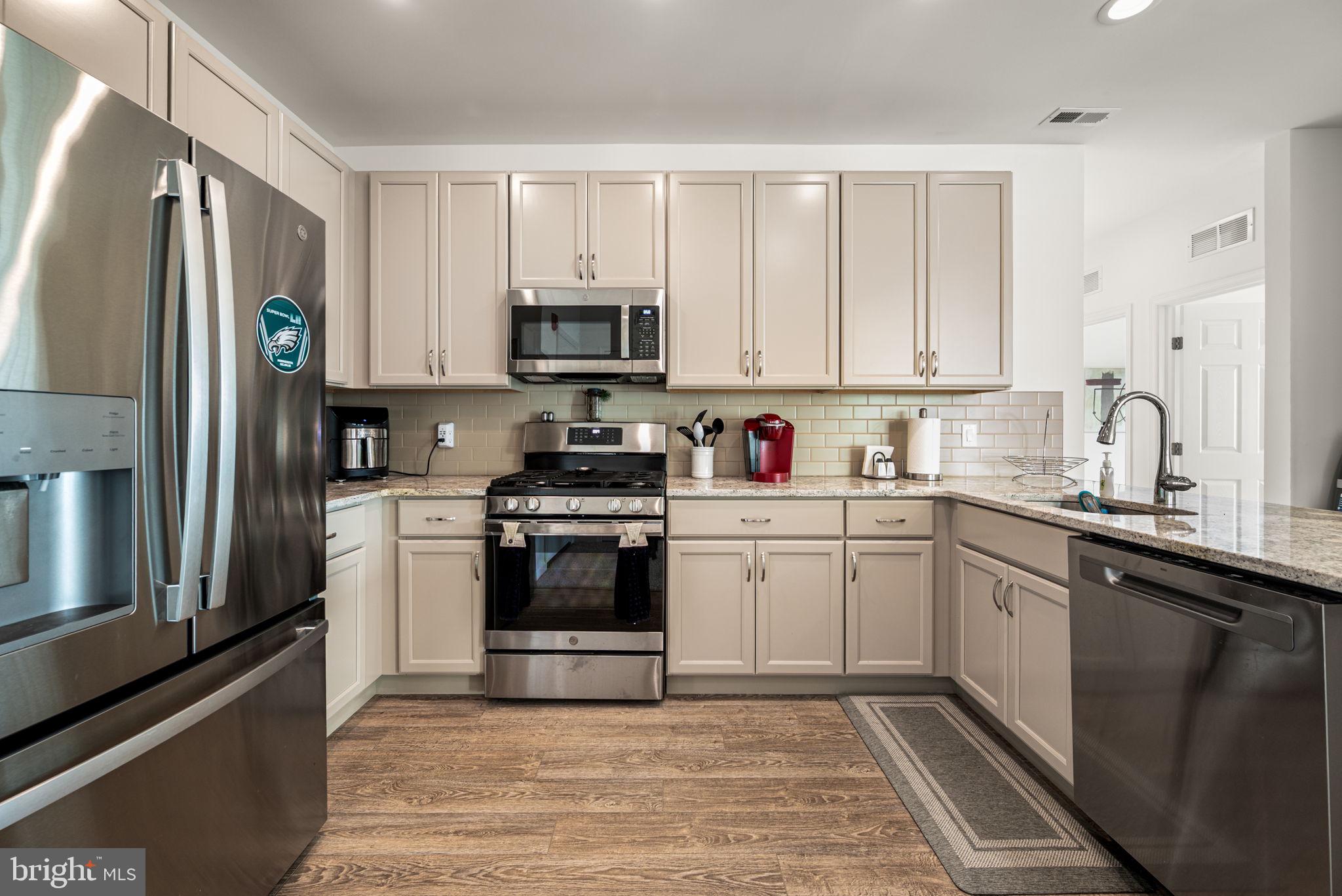 RADCLIFFE COURT - Residential