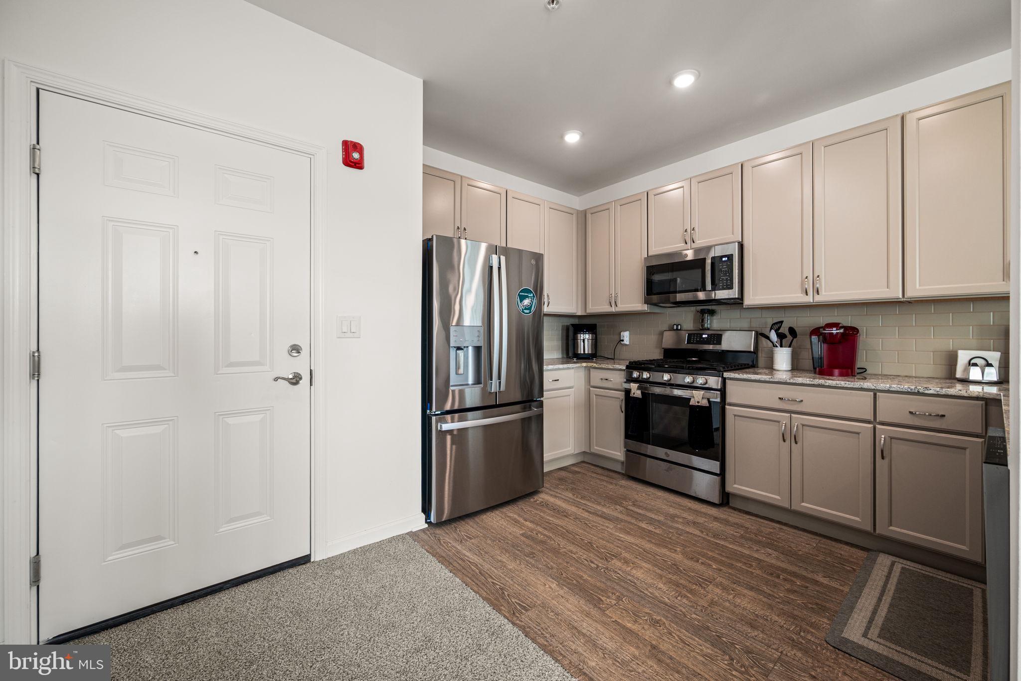 RADCLIFFE COURT - Residential