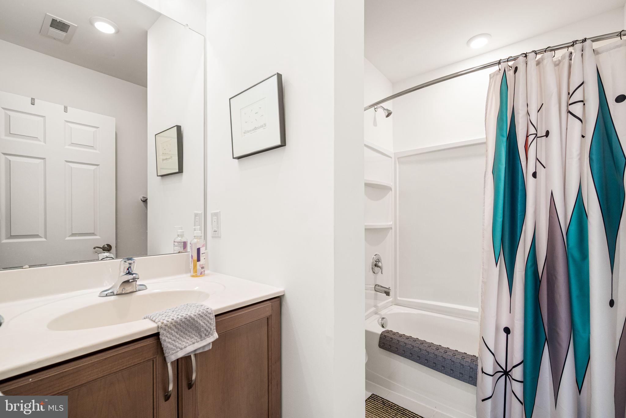 RADCLIFFE COURT - Residential