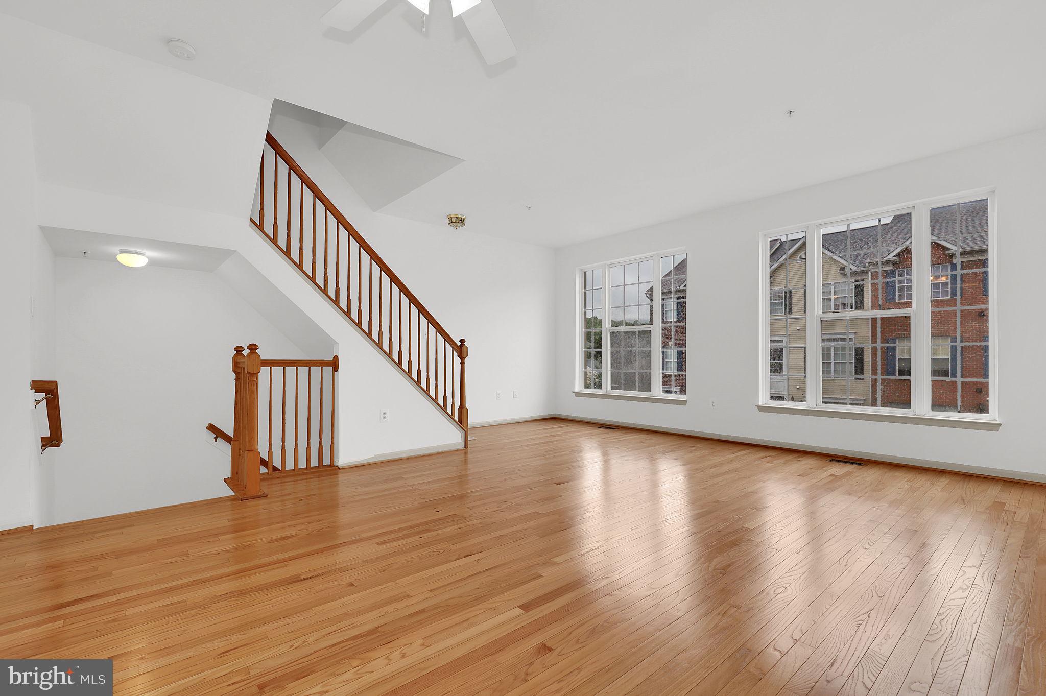 2495 LAKESIDE DRIVE