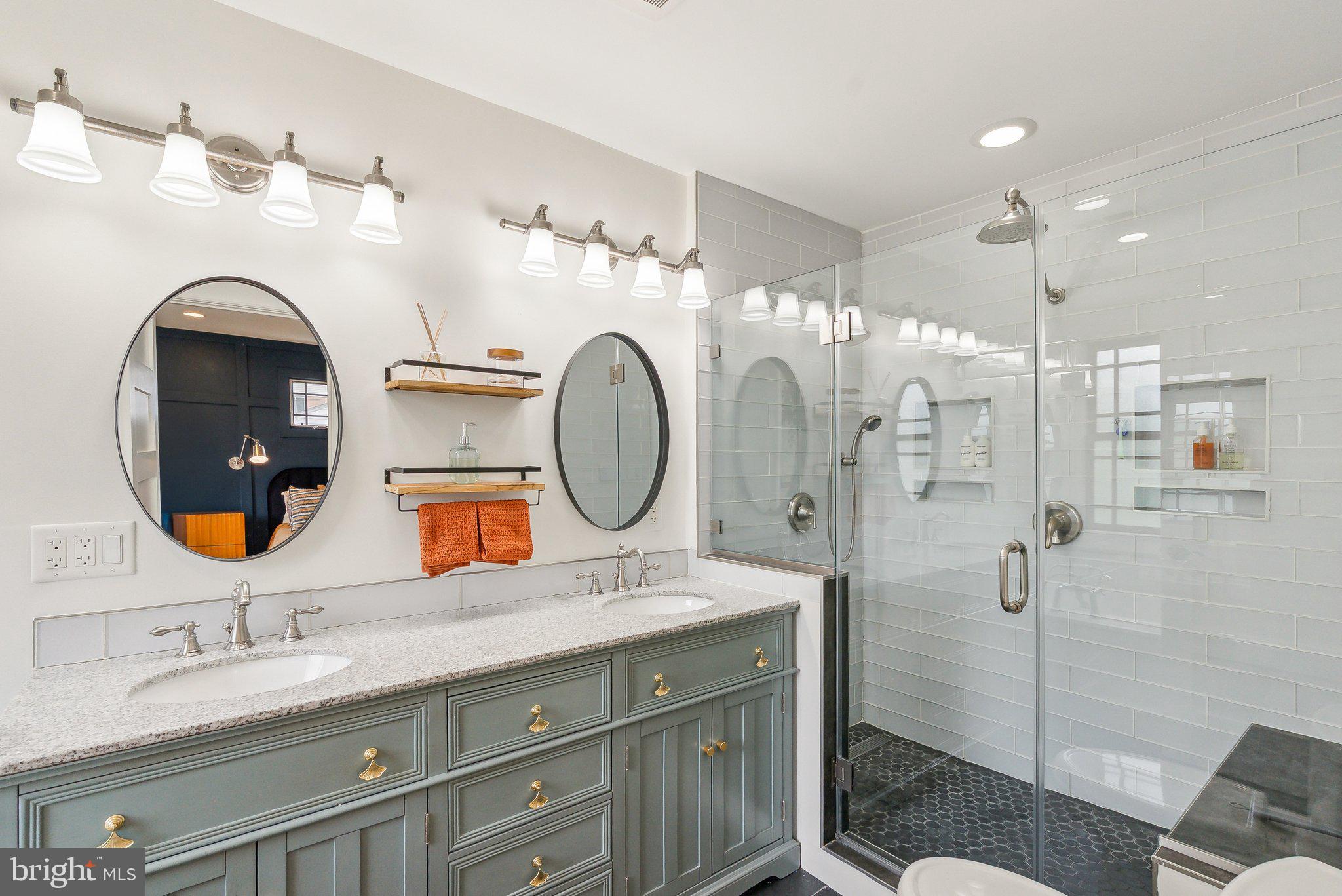 VIRGINIA HILLS - Residential