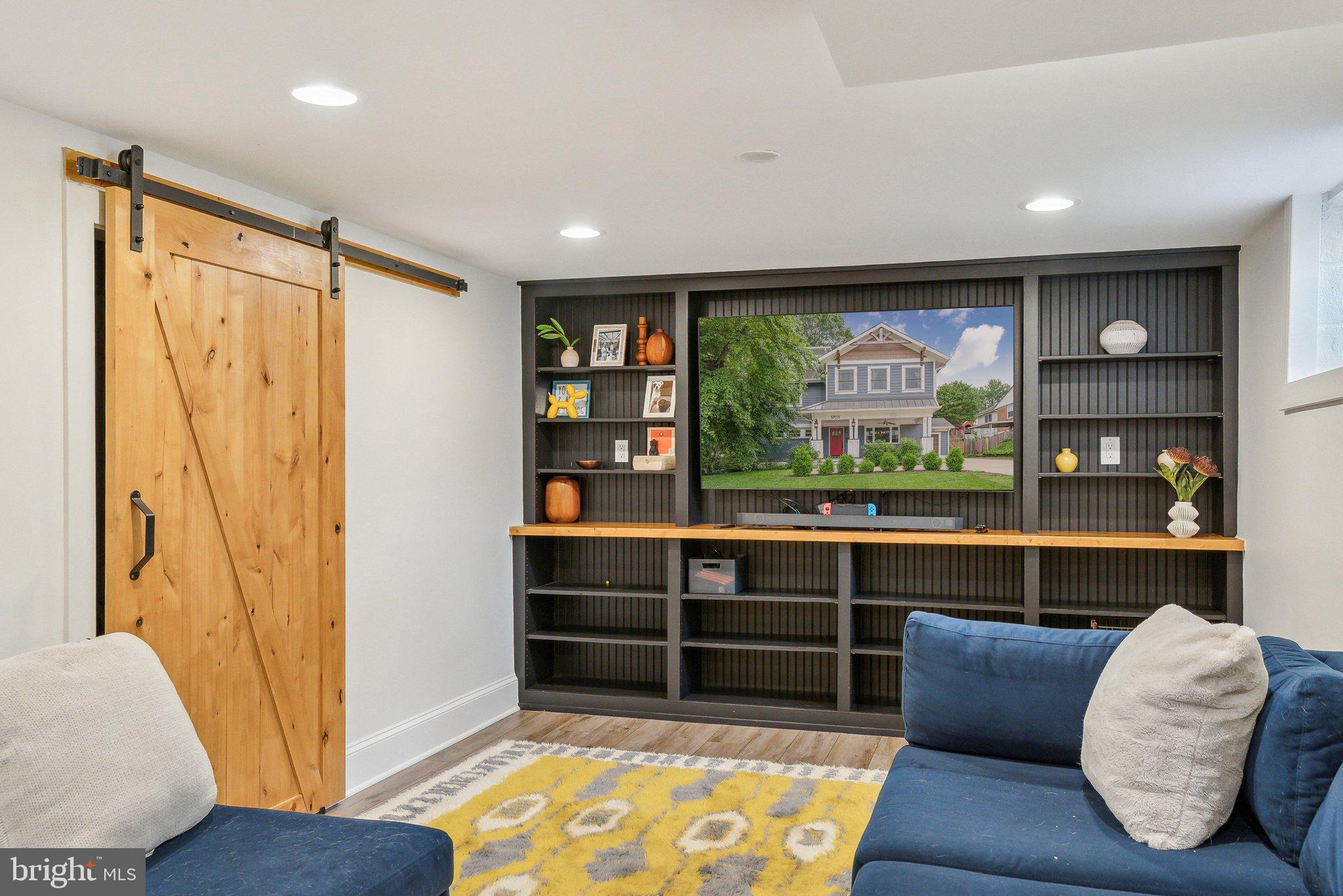 VIRGINIA HILLS - Residential