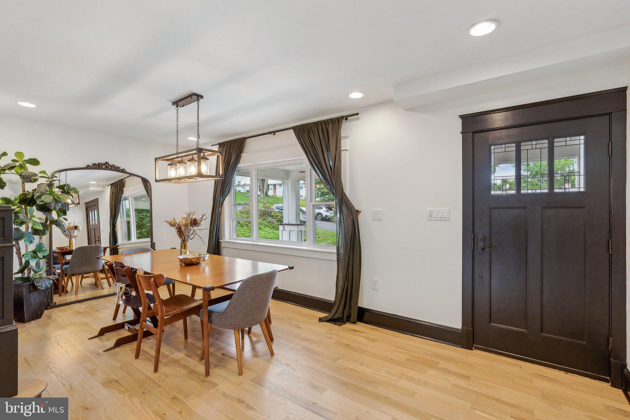 VIRGINIA HILLS - Residential